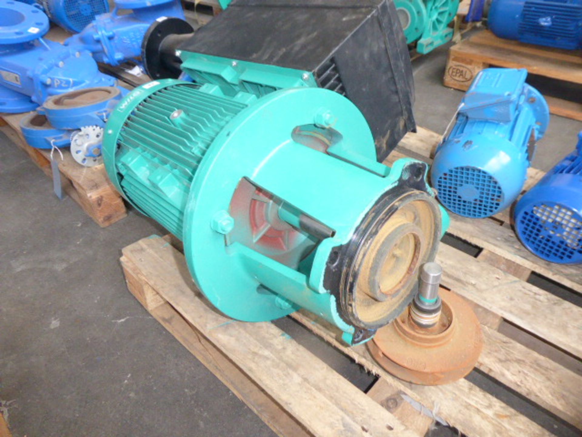 Large Wilo inverter drive motor - Image 2 of 2