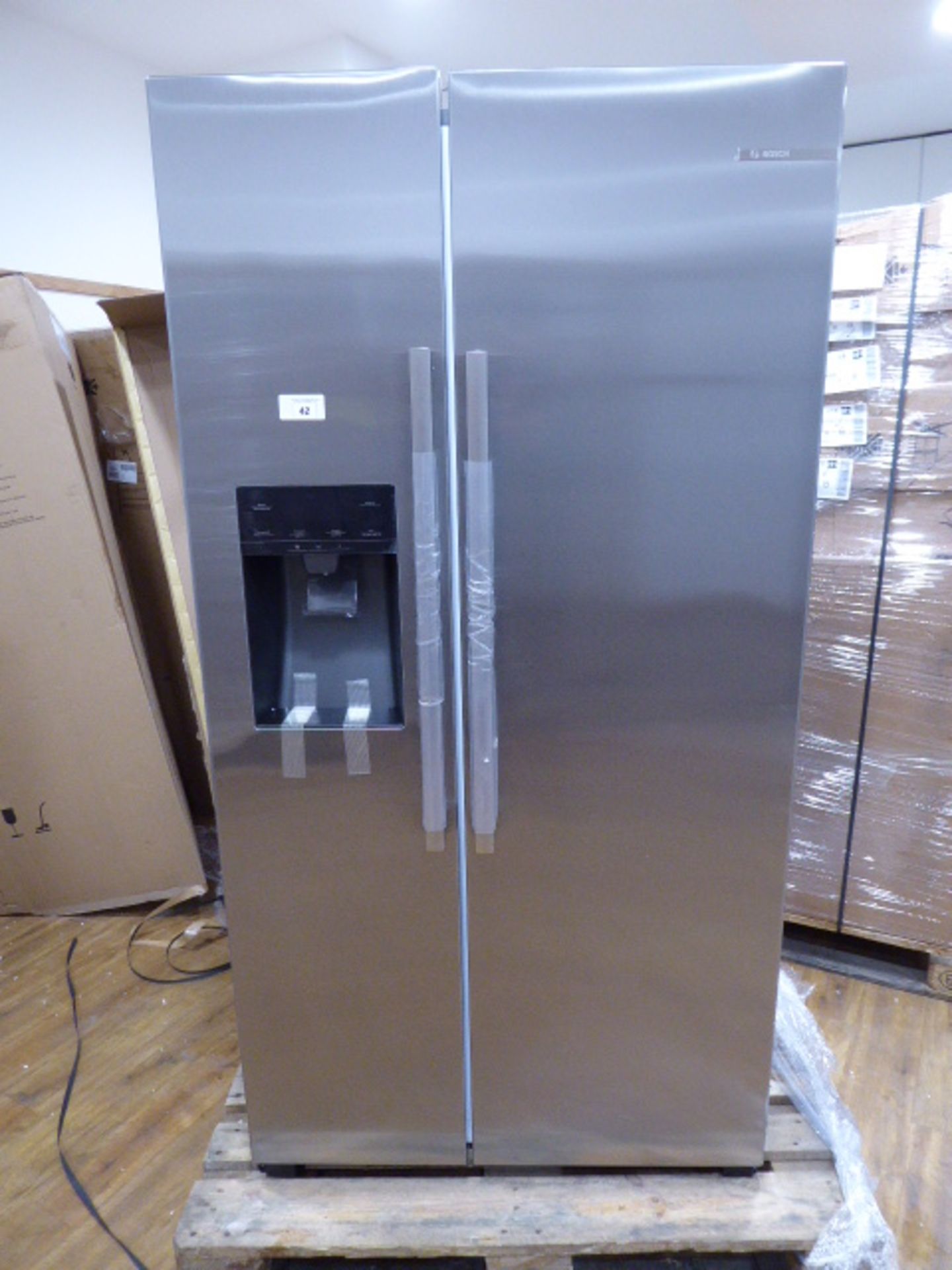 KAI93VIFPGB Bosch Side-by-side fridge-freezer