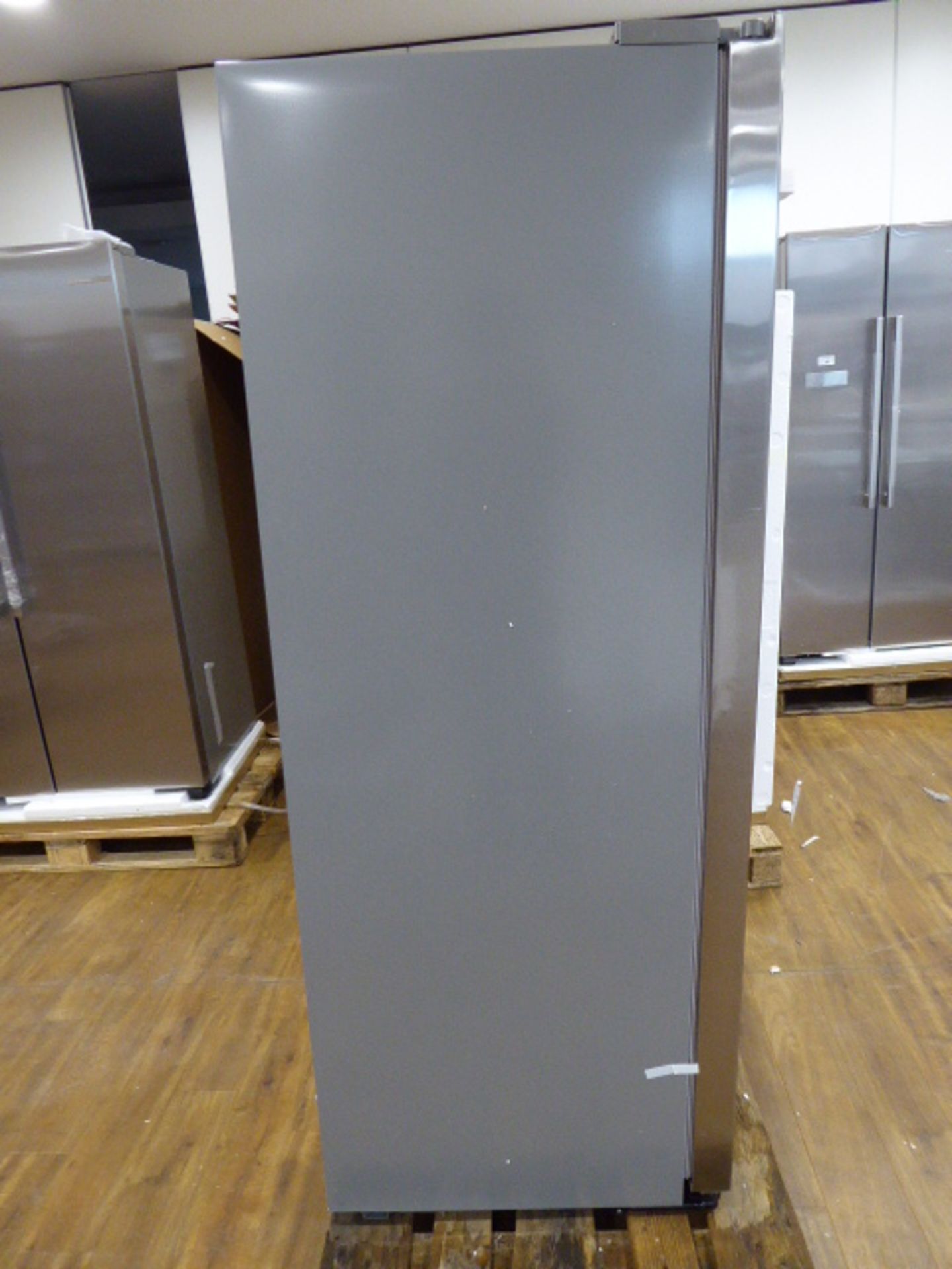 KAD93VIFPGB Bosch Side-by-side fridge-freezer Scratched door - Image 2 of 5