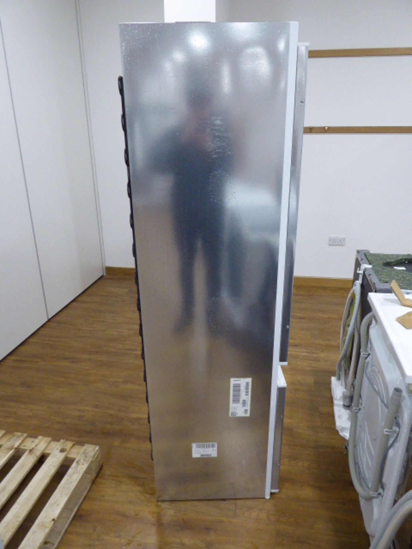 KI87VVSF0GB Siemens Built-in fridge-freezer combination - Image 2 of 7