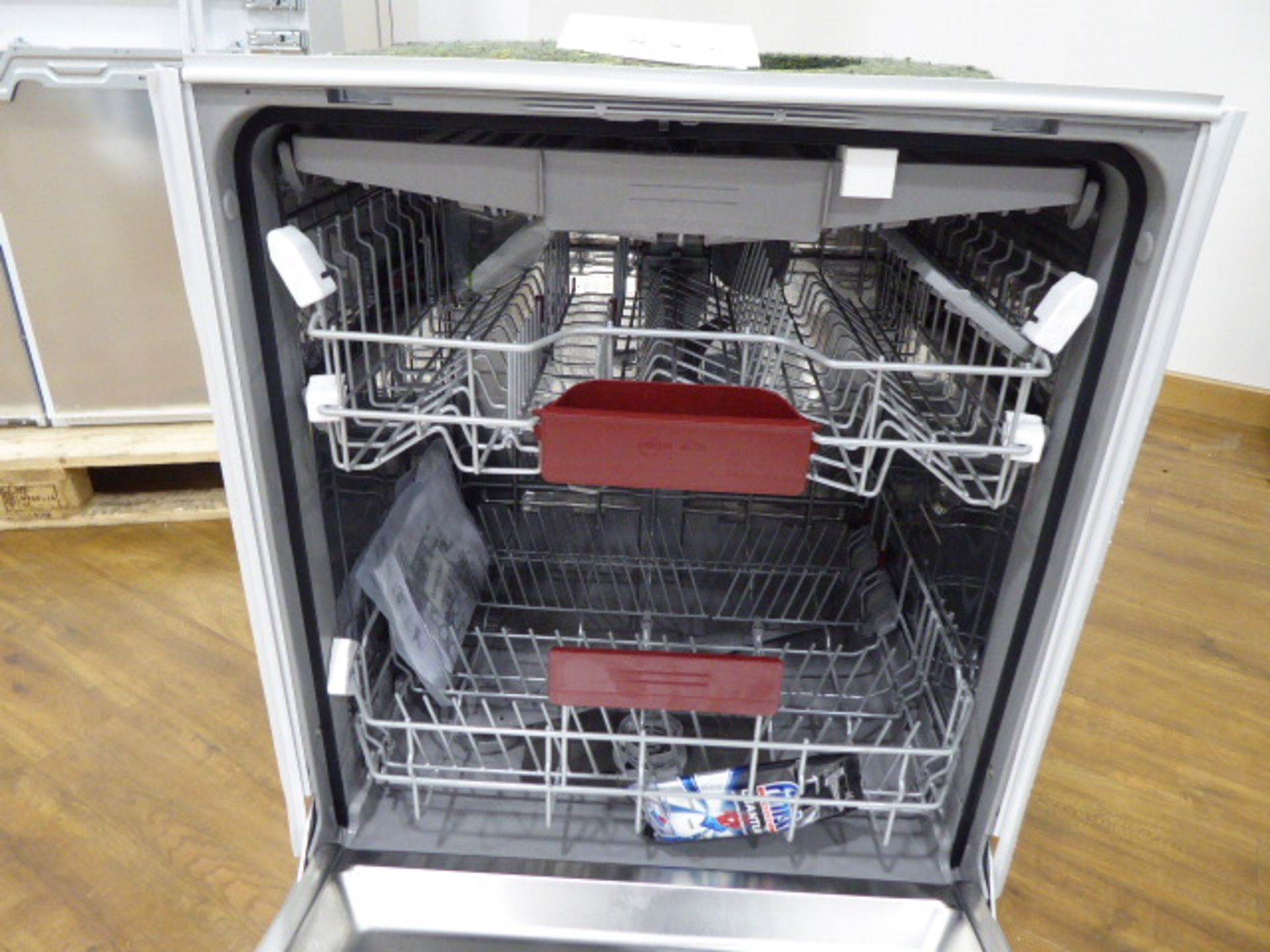 S513K60X1GB Neff Dishwasher fully integrated 60 cm Slightly bent front plate. All parts included - Image 6 of 6