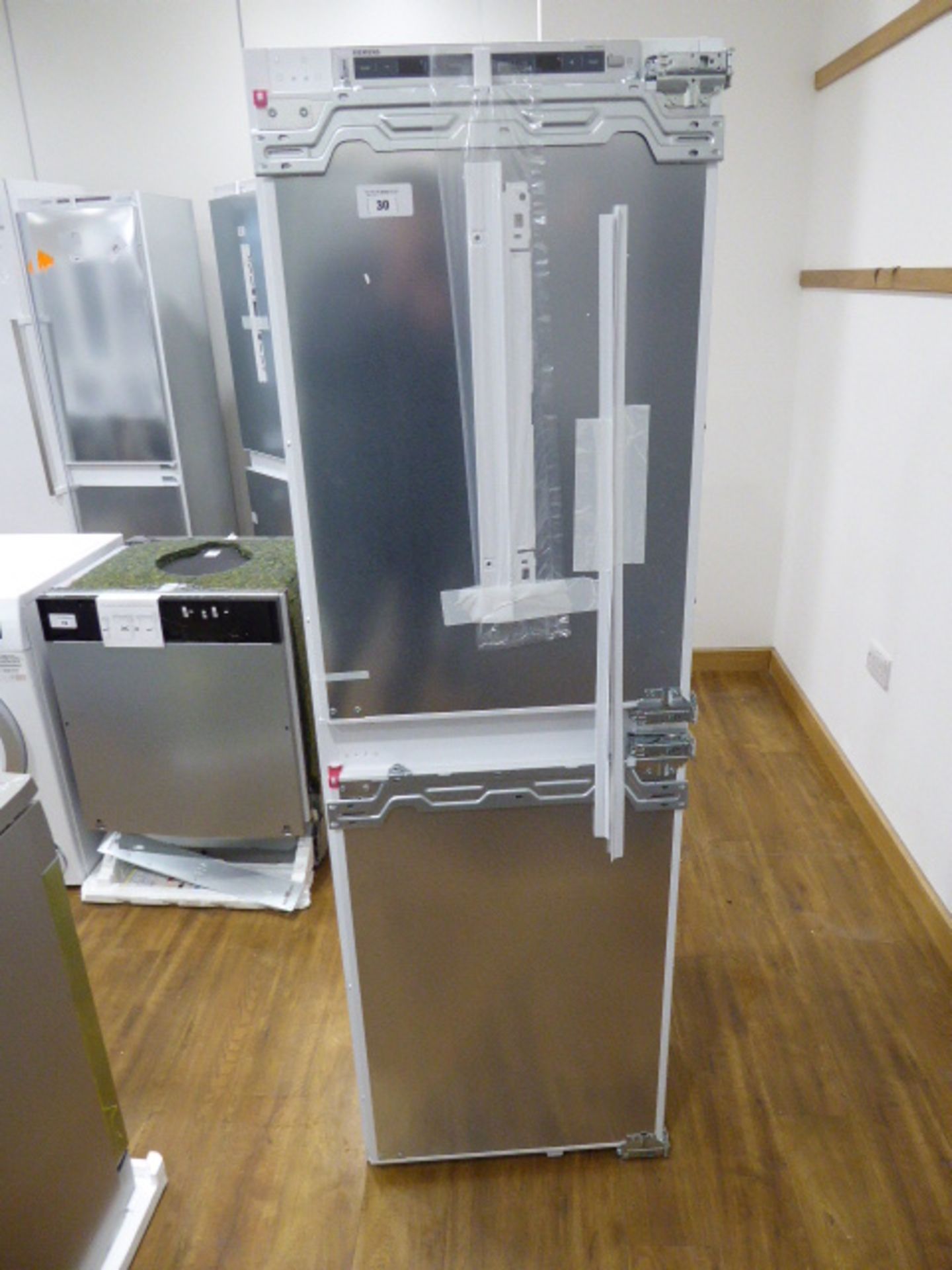 KI85NADE0GB Siemens Integrated fridge/freezer