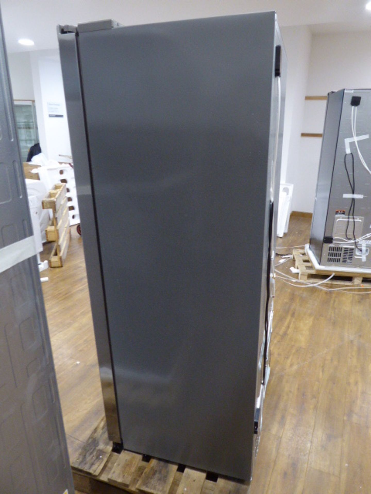 KAD93VIFPGB Bosch Side-by-side fridge-freezer Scratched door - Image 4 of 5