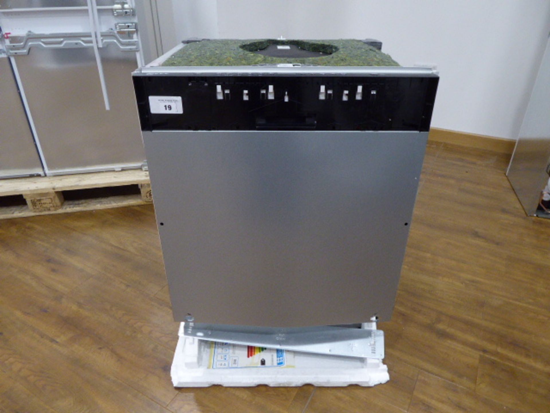 S513K60X1GB Neff Dishwasher fully integrated 60 cm Slightly bent front plate. All parts included