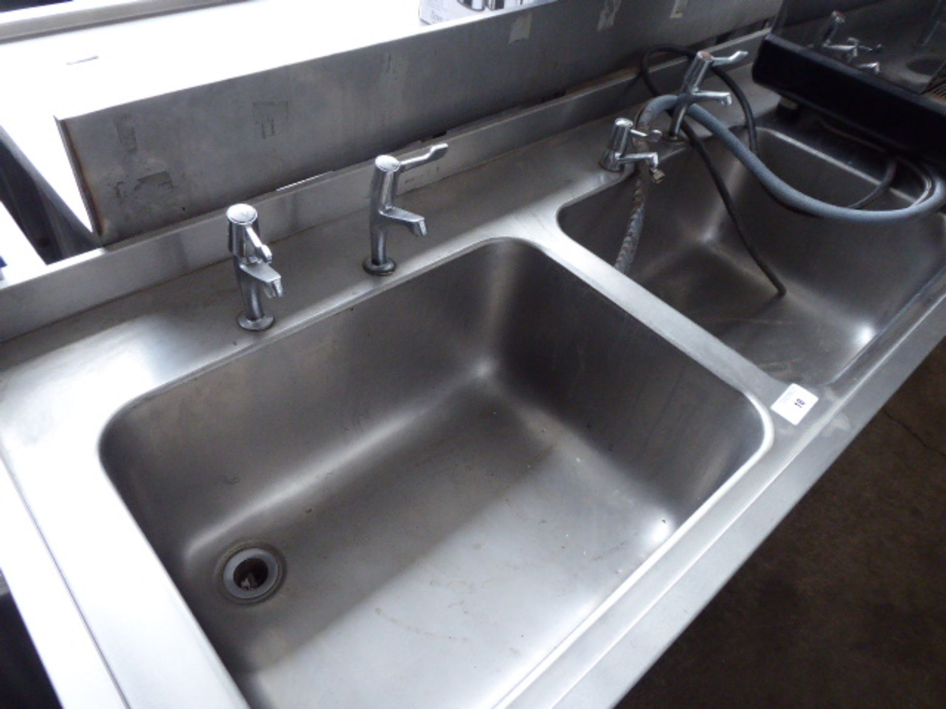 47 - 315cm stainless steel double bowl sink unit with tap sets, draining board and a hand basin with - Image 2 of 3