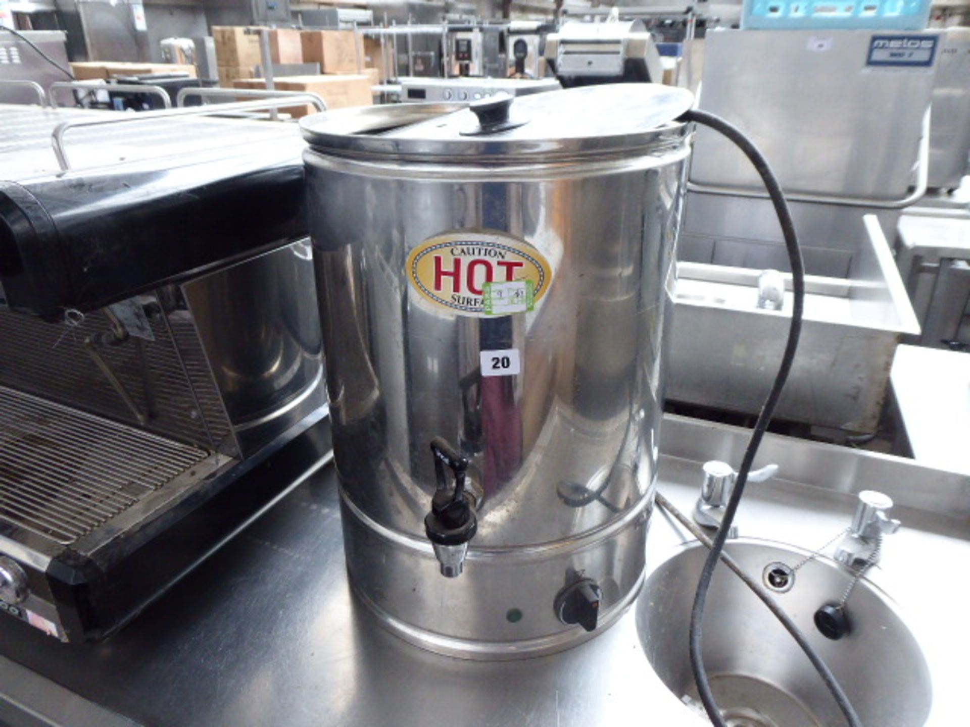 (43) Electric hot water boiler