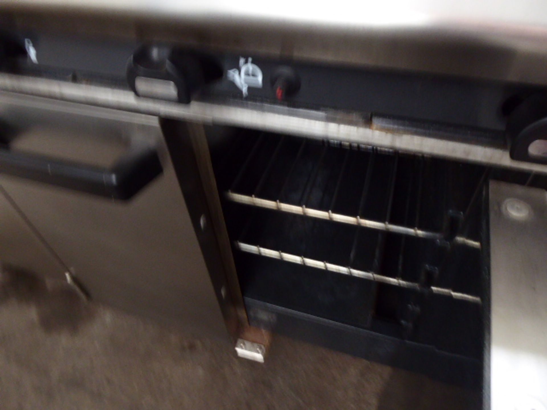 90cm gas Blue Seal solid top griddle and 2 burner cooker with double door oven under - Image 3 of 3