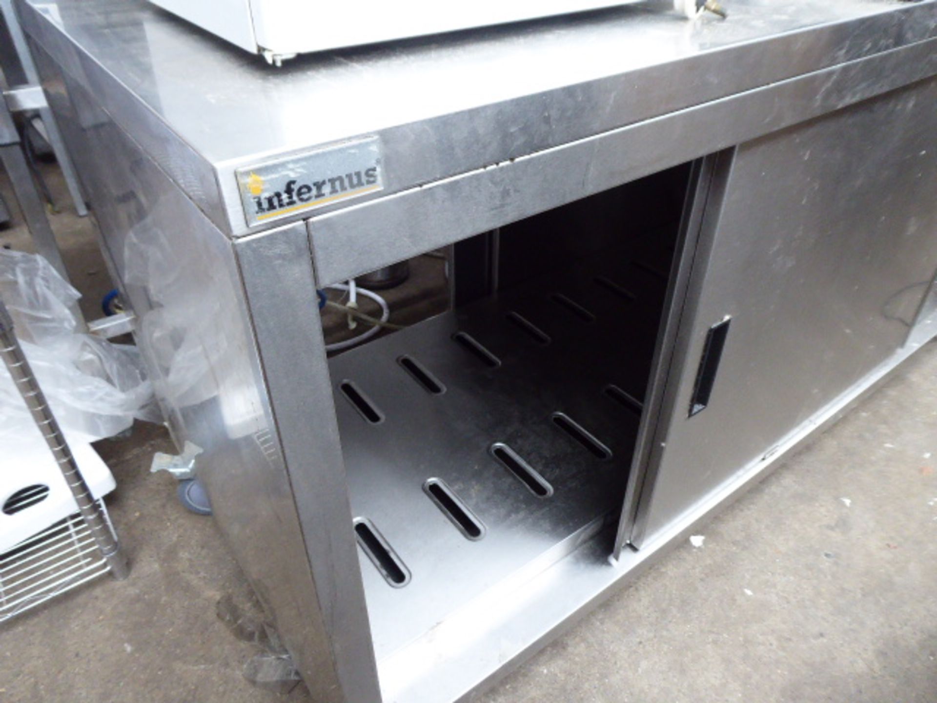 Infernus mobile hot cupboard with 2 sliding doors - Image 2 of 2