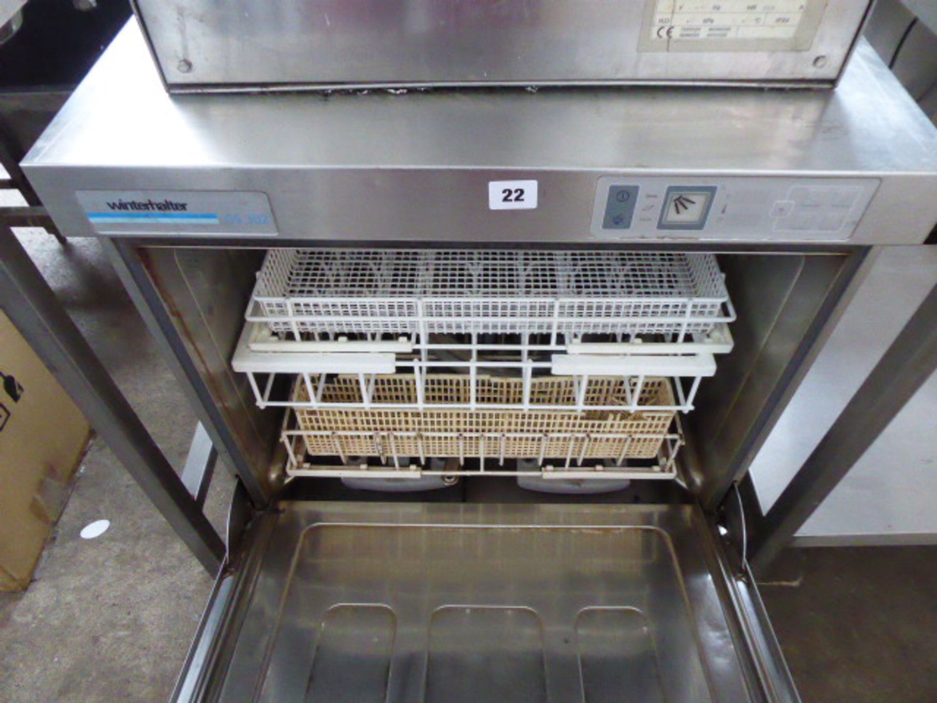 60cm Winterhalter GS302 under counter drop front dishwasher - Image 2 of 2