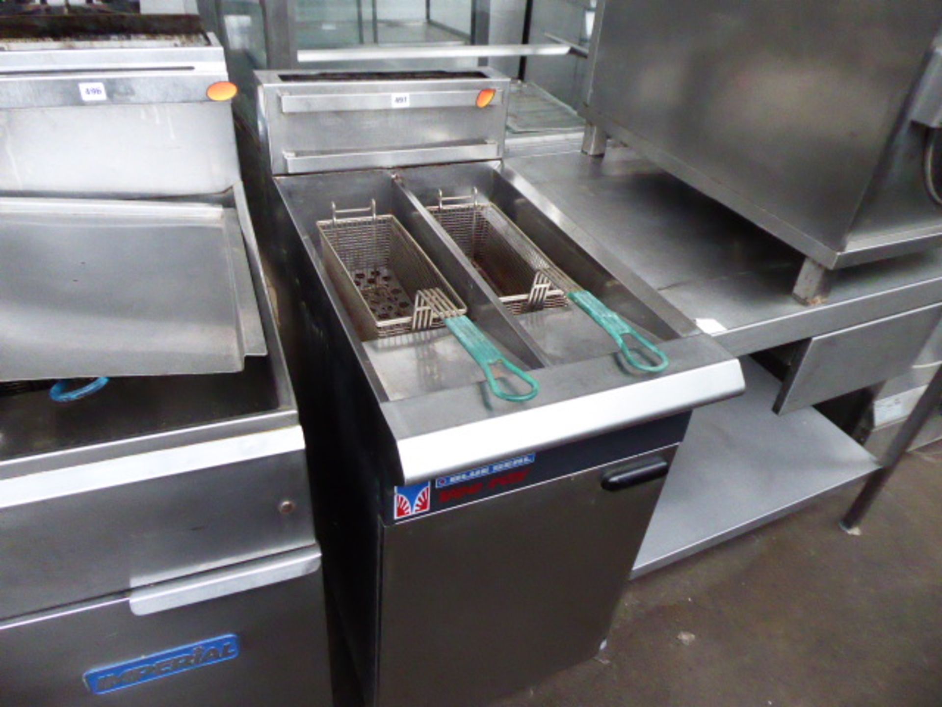 45cm gas Blue Seal Vee Ray twin tank fryer with 2 baskets