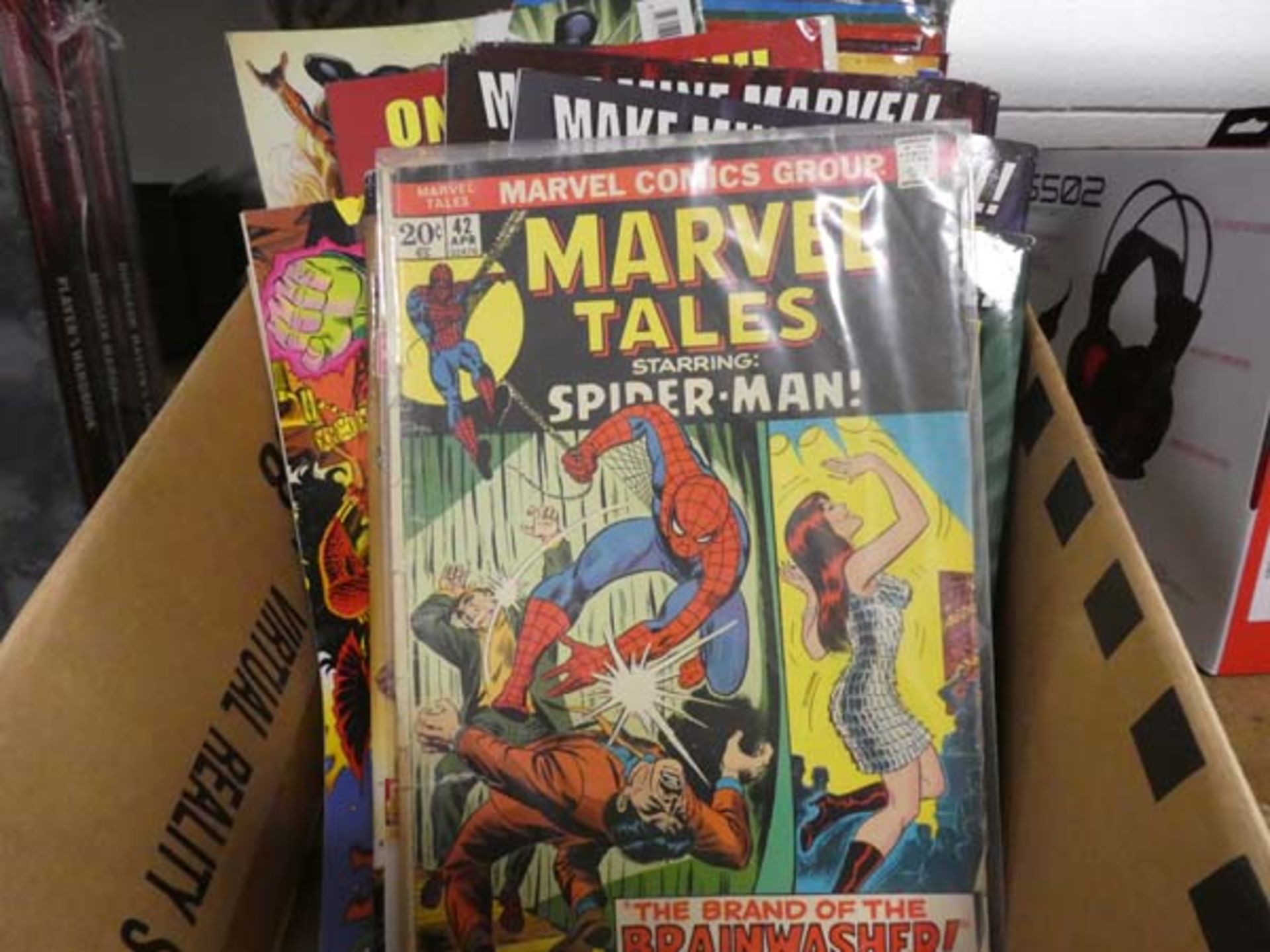 Box containing a small selection of graphic novels and Marvel comics - Image 2 of 2