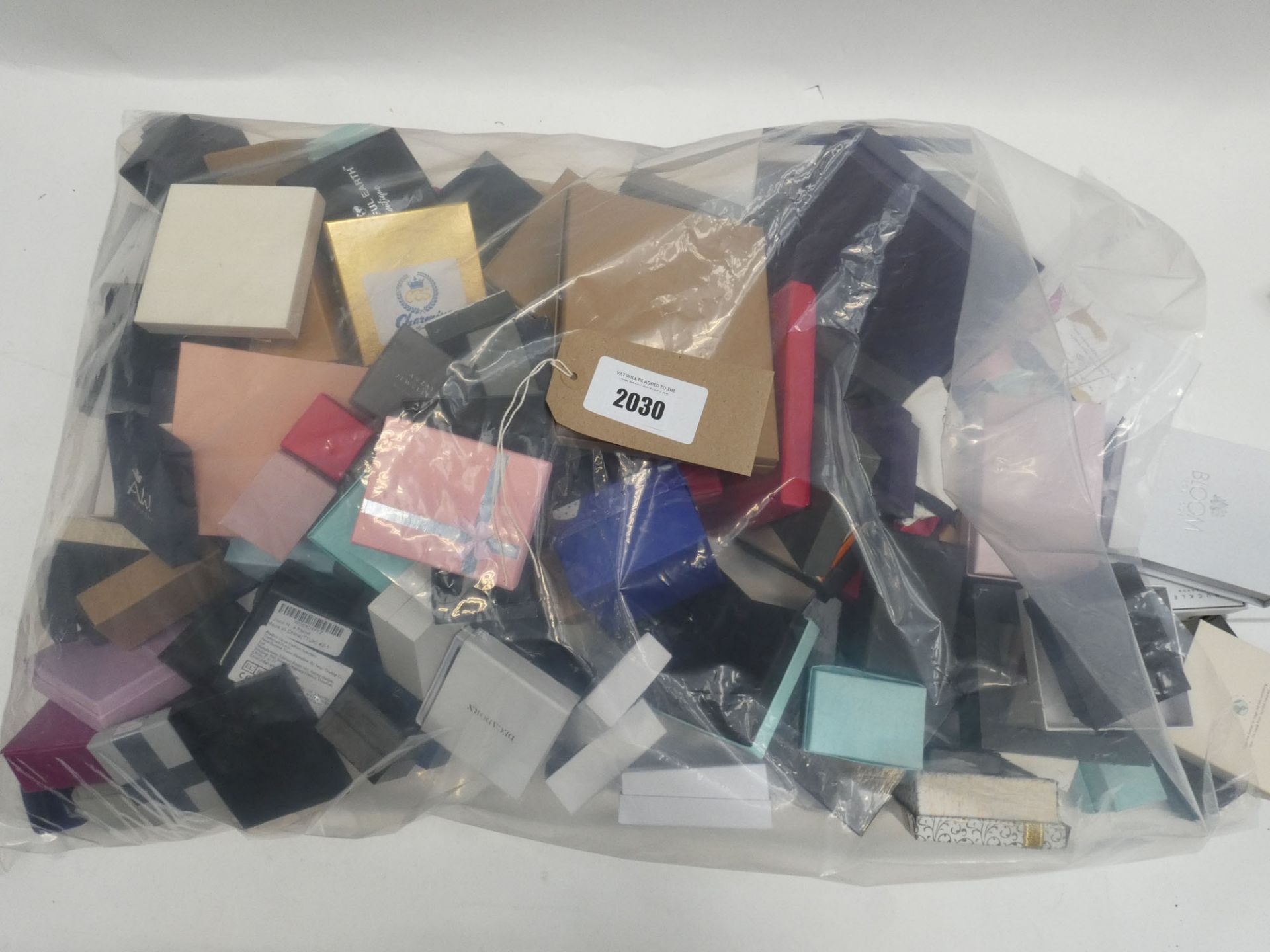 Bag containing quantity of empty jewellery boxes