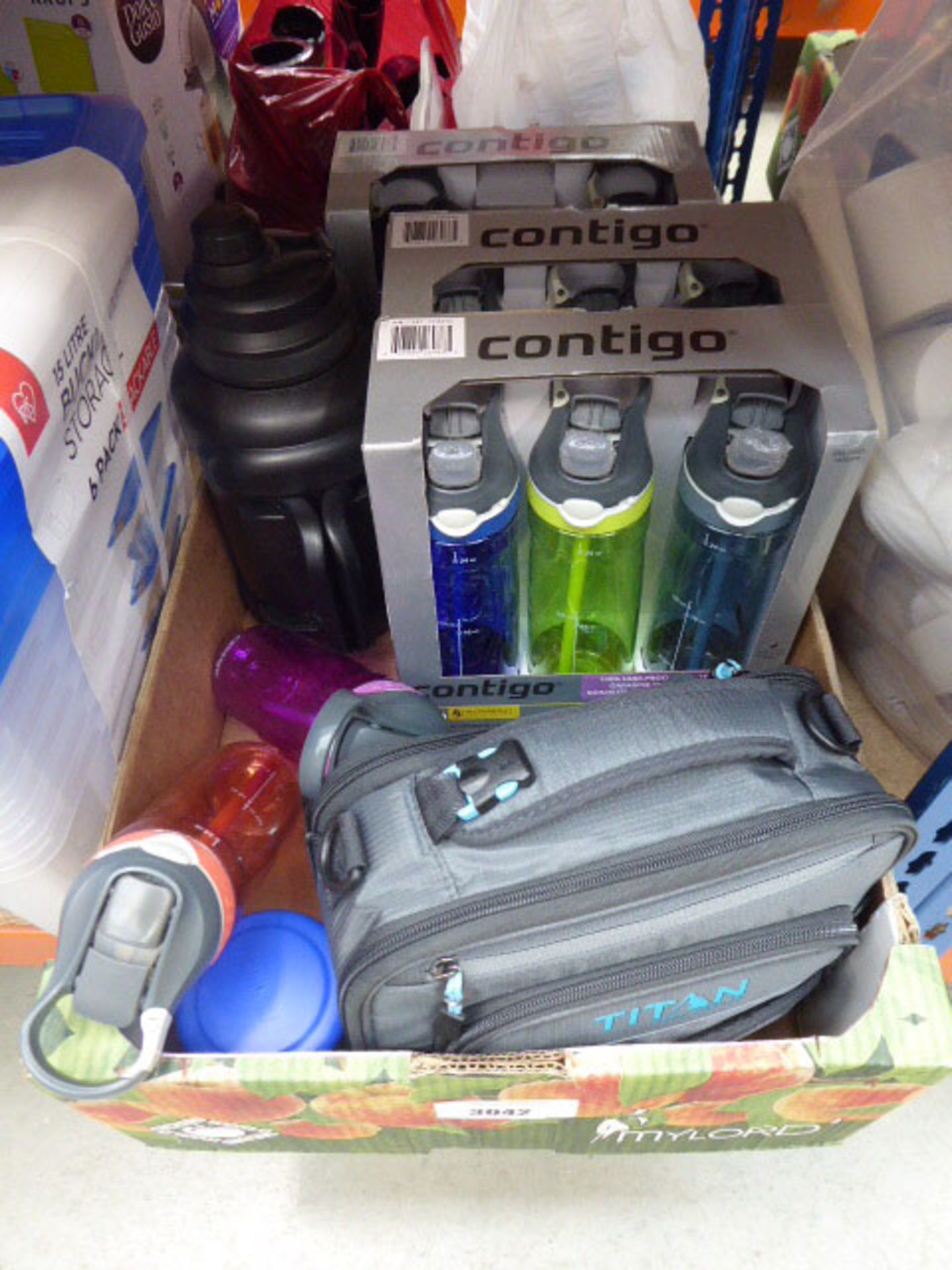 Tray containing mixed assorted Contigo drinking bottles, Titan lunch pack etc