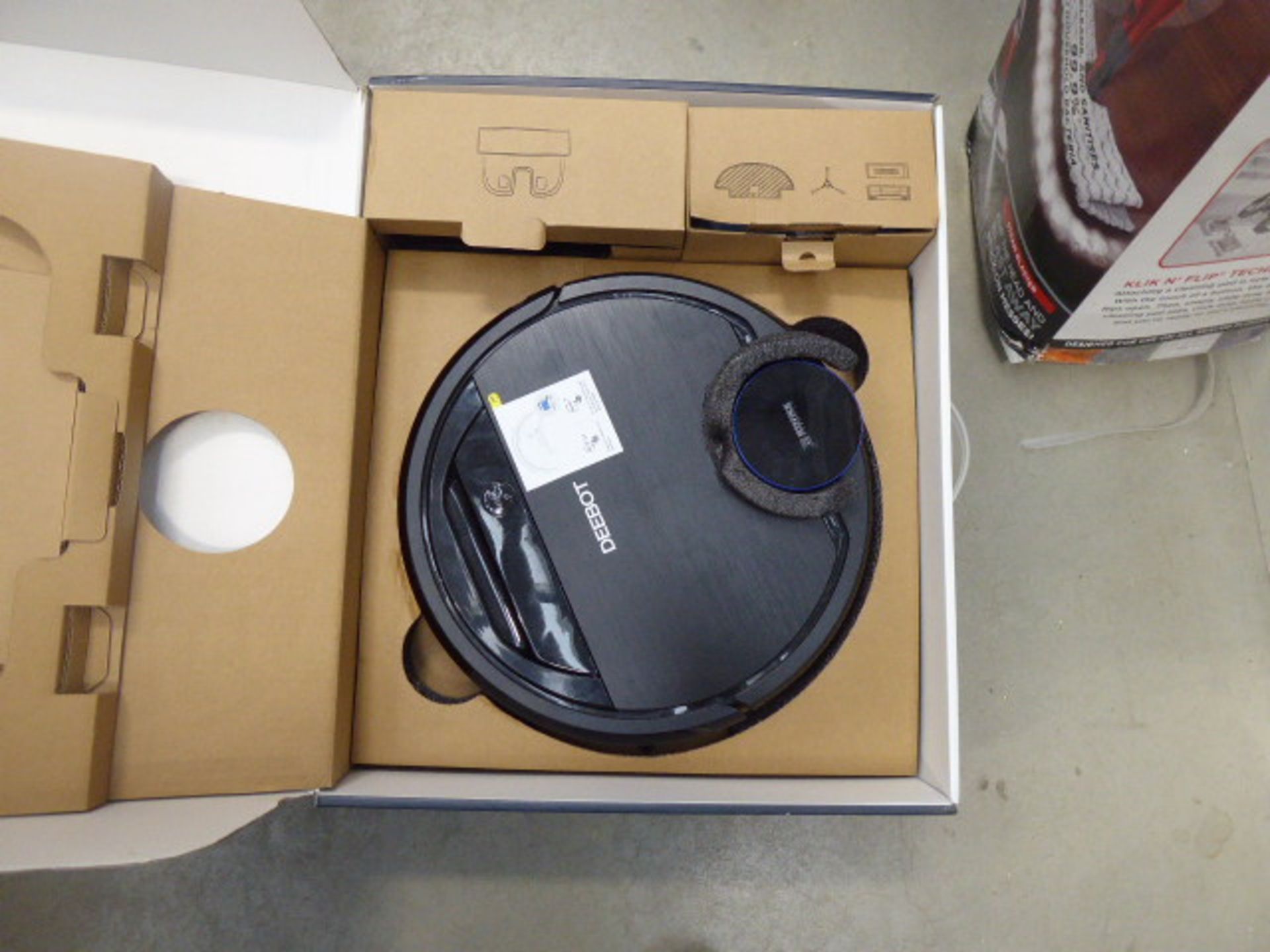 3160 Robotic vacuum cleaner with box Minor use - Image 2 of 2