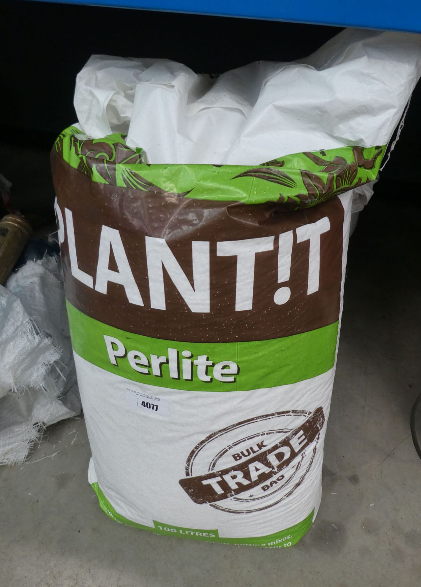 Bag of PLANT!T Perlite natural grow medium made from volcanic rock