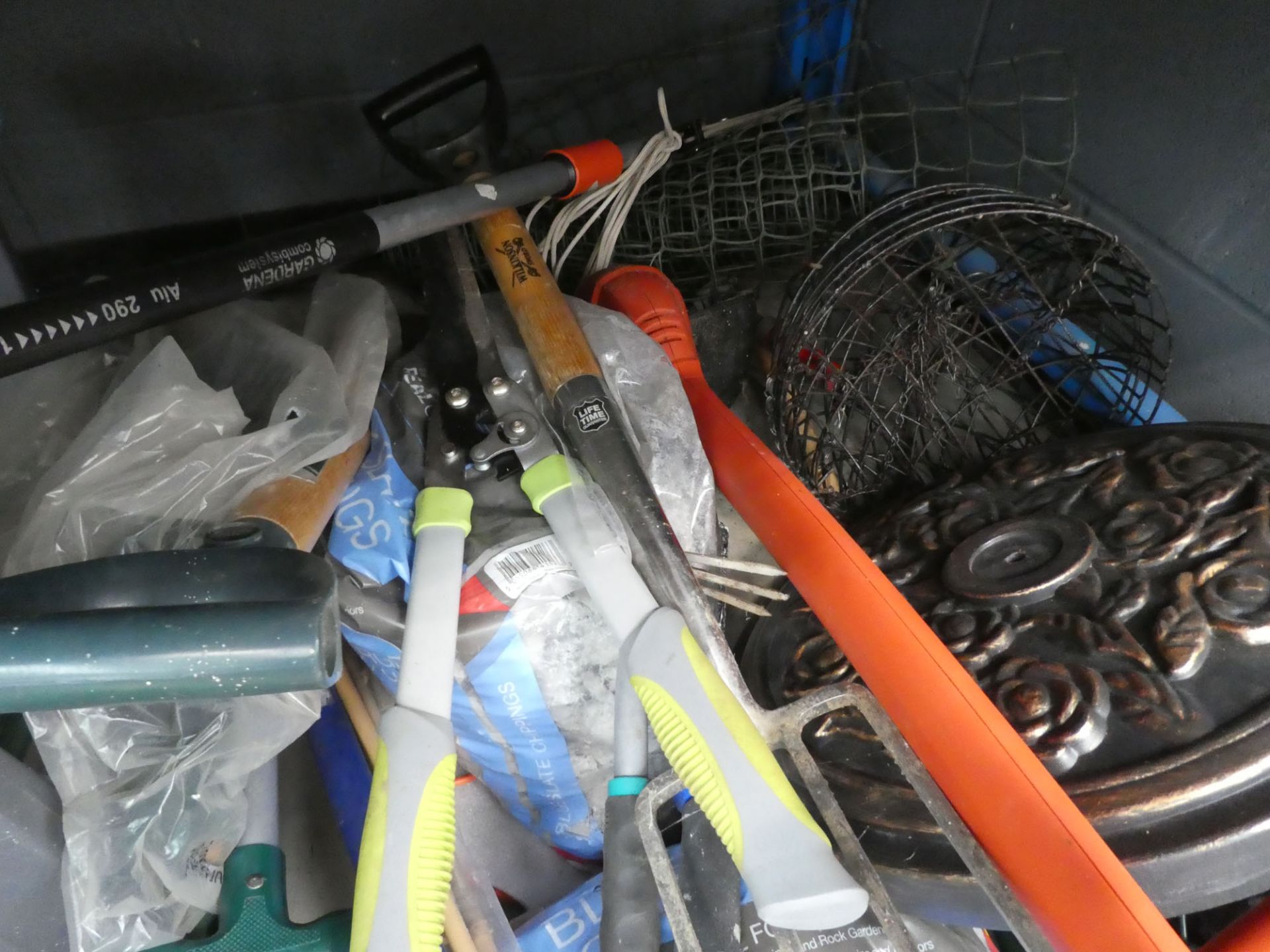 Half underbay containing garden tools, forks, parasol base, hanging baskets, compost, slate - Image 2 of 2