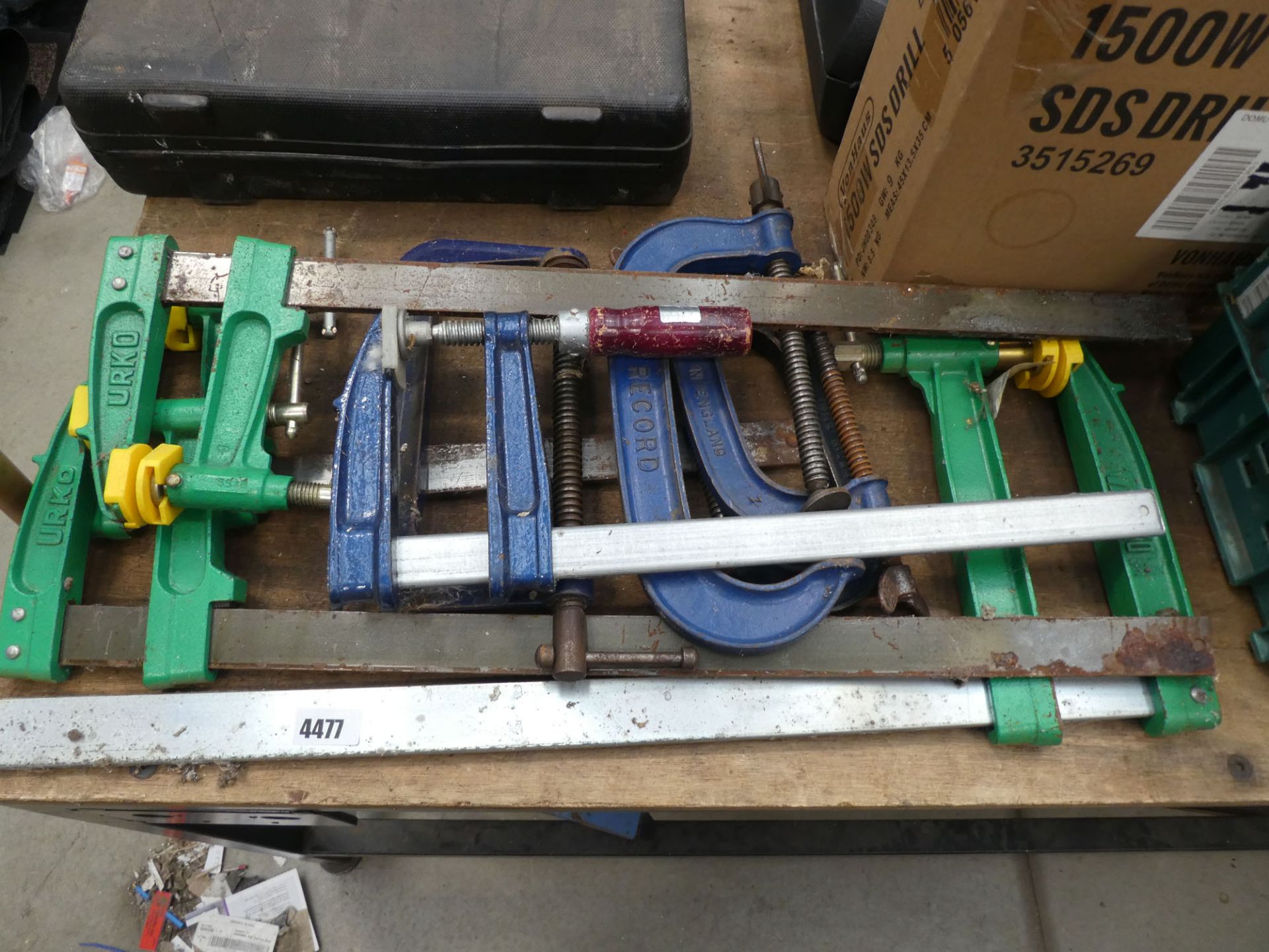 Large quantity of G clamps, and F clamps