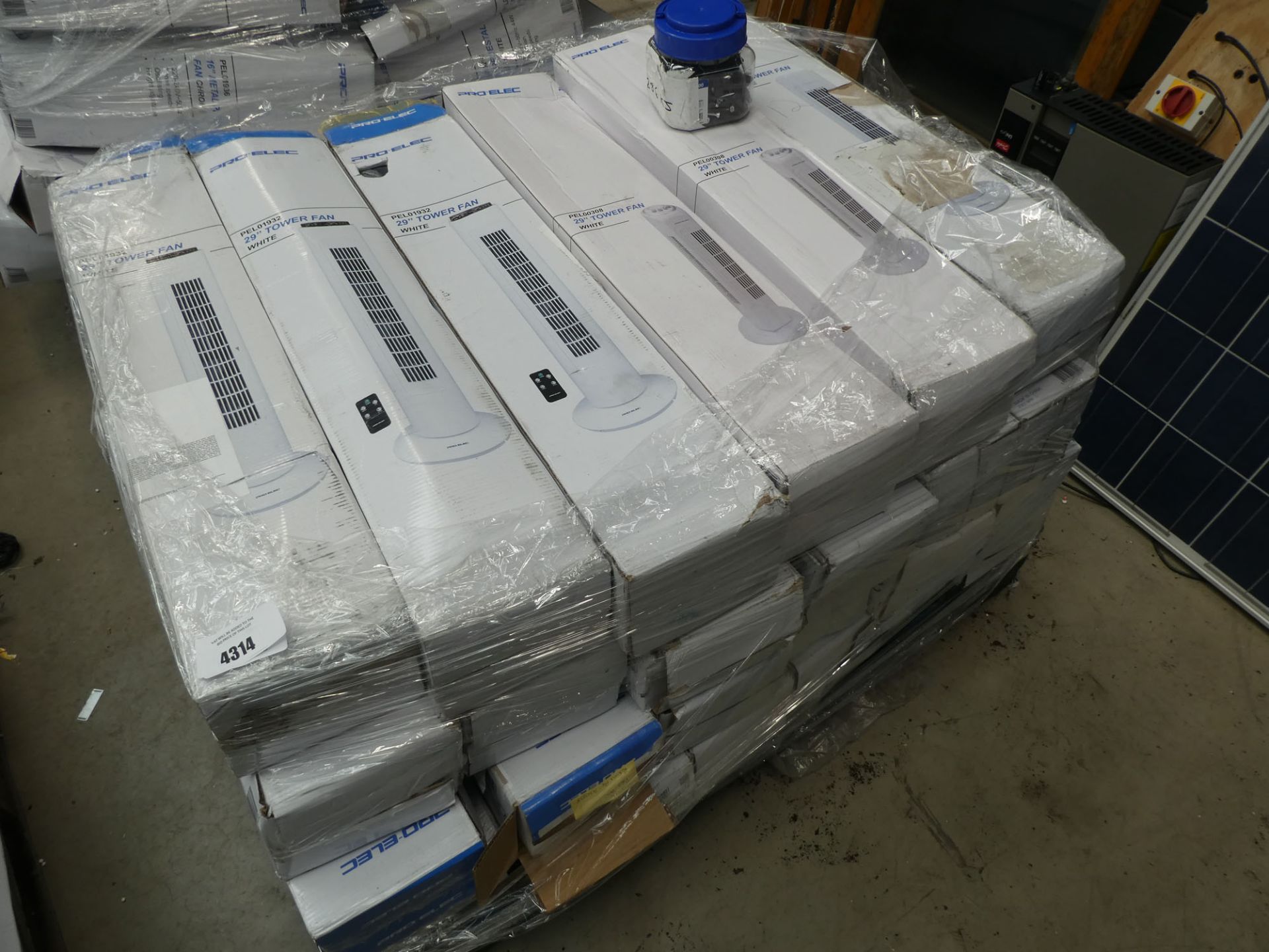 Large pallet of tower fans