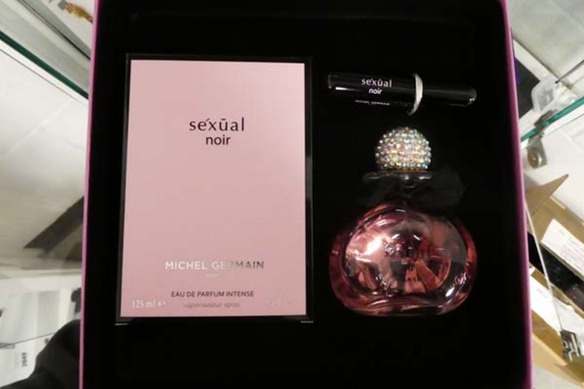 Michael Germain perfume gift set with 125ml perfume with box - Image 2 of 2