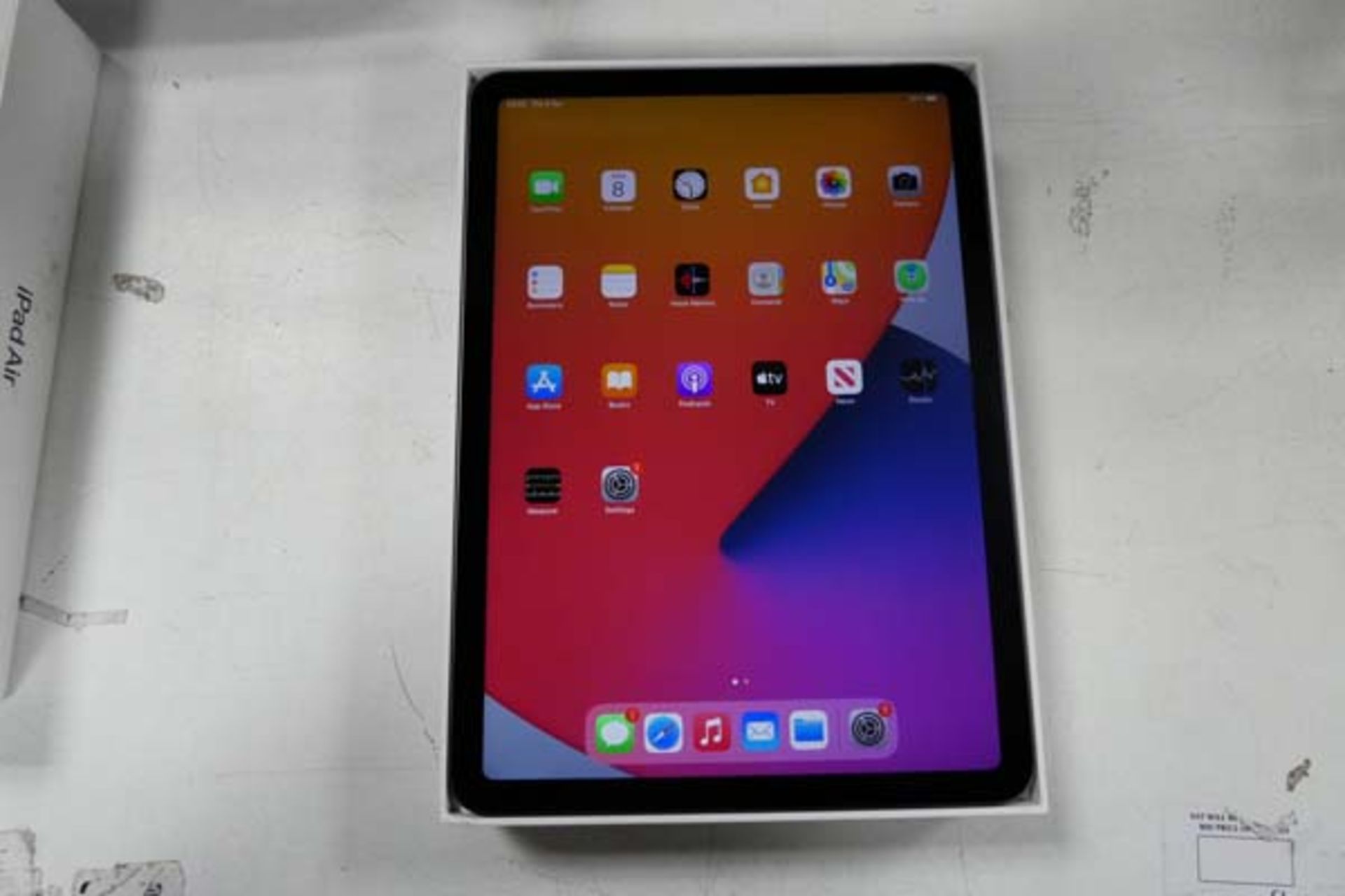 Apple iPad Air 4th gen wifi only 64gb model A2316 with box