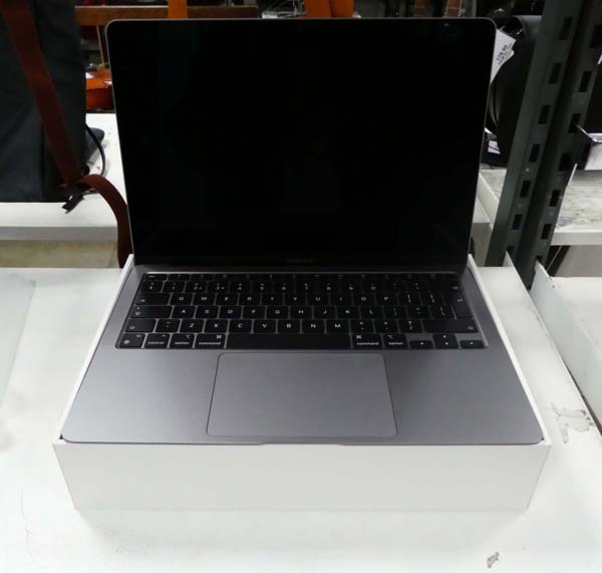 Apple Macbook Air 13'' model, Apple M1 processor, 8gb ram, 256gb hdd with power supply and box (