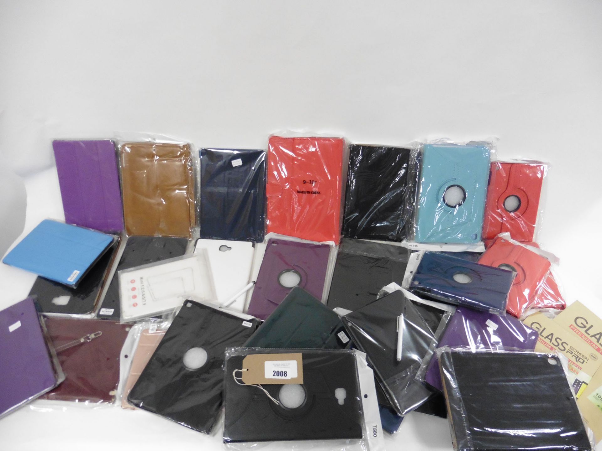 Large bag of tablet/ipad cases & screen protectors in a number of sizes inc Ipad mini