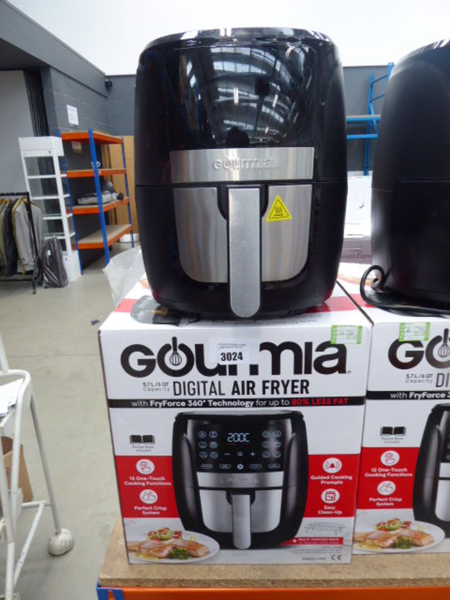 (TN20) Gourmet 5.7 litre digital air fryer with box