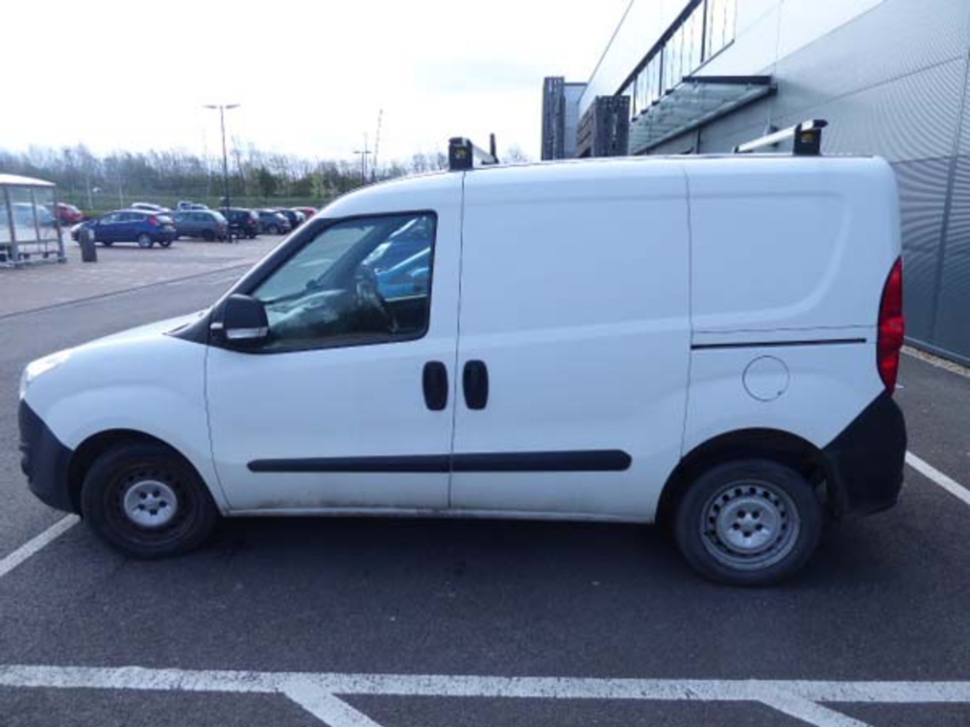 LC14 UXZ Vauxhall Combo-D-Van, first reg 30/06/2014, oil pump gone/non runner, no MOT - Image 4 of 6