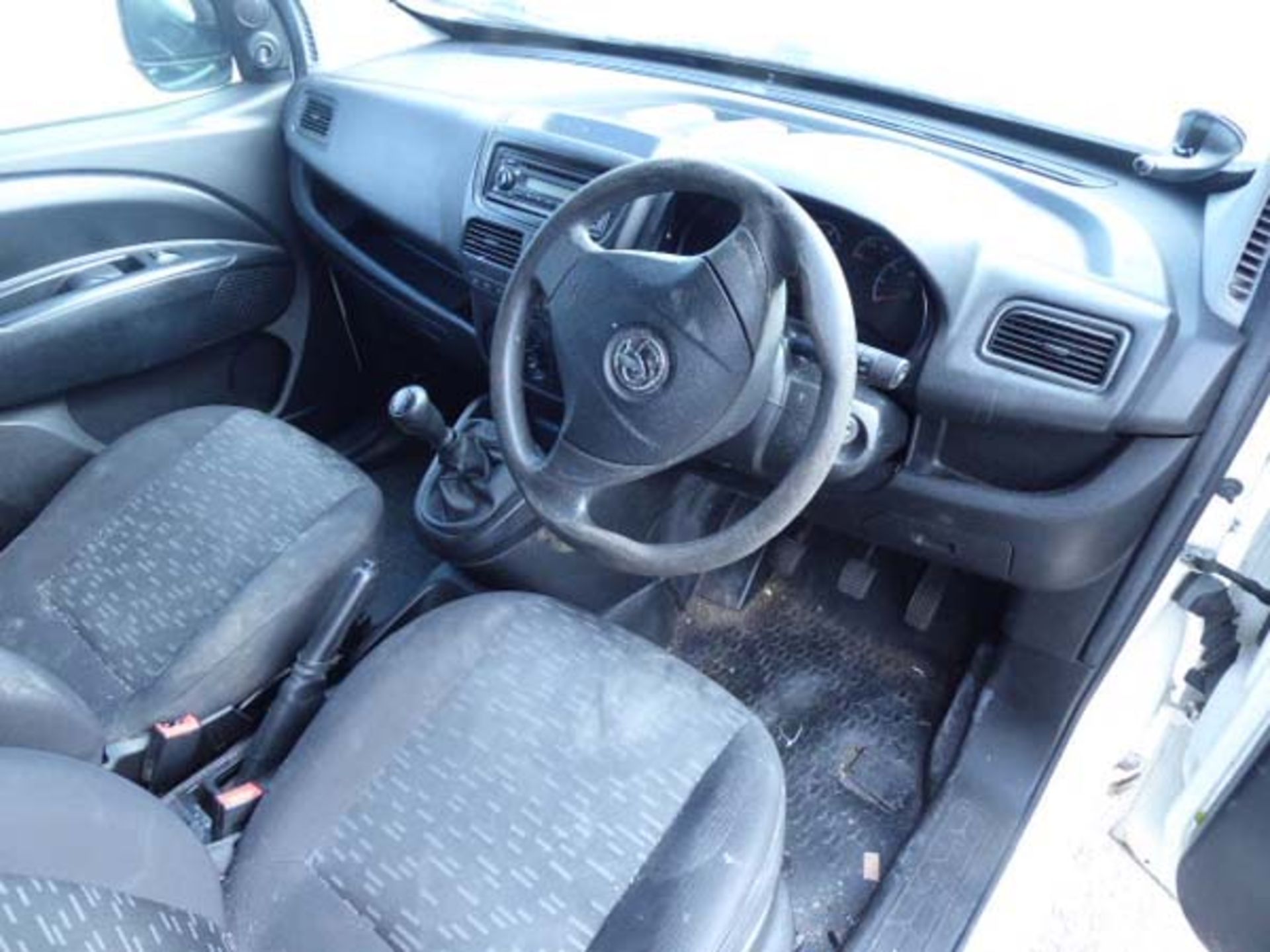 LC14 UXZ Vauxhall Combo-D-Van, first reg 30/06/2014, oil pump gone/non runner, no MOT - Image 6 of 6