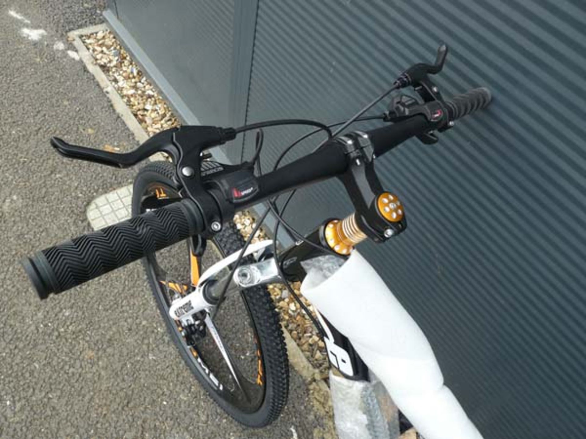 Black Extreme gents mountian bike - Image 2 of 2