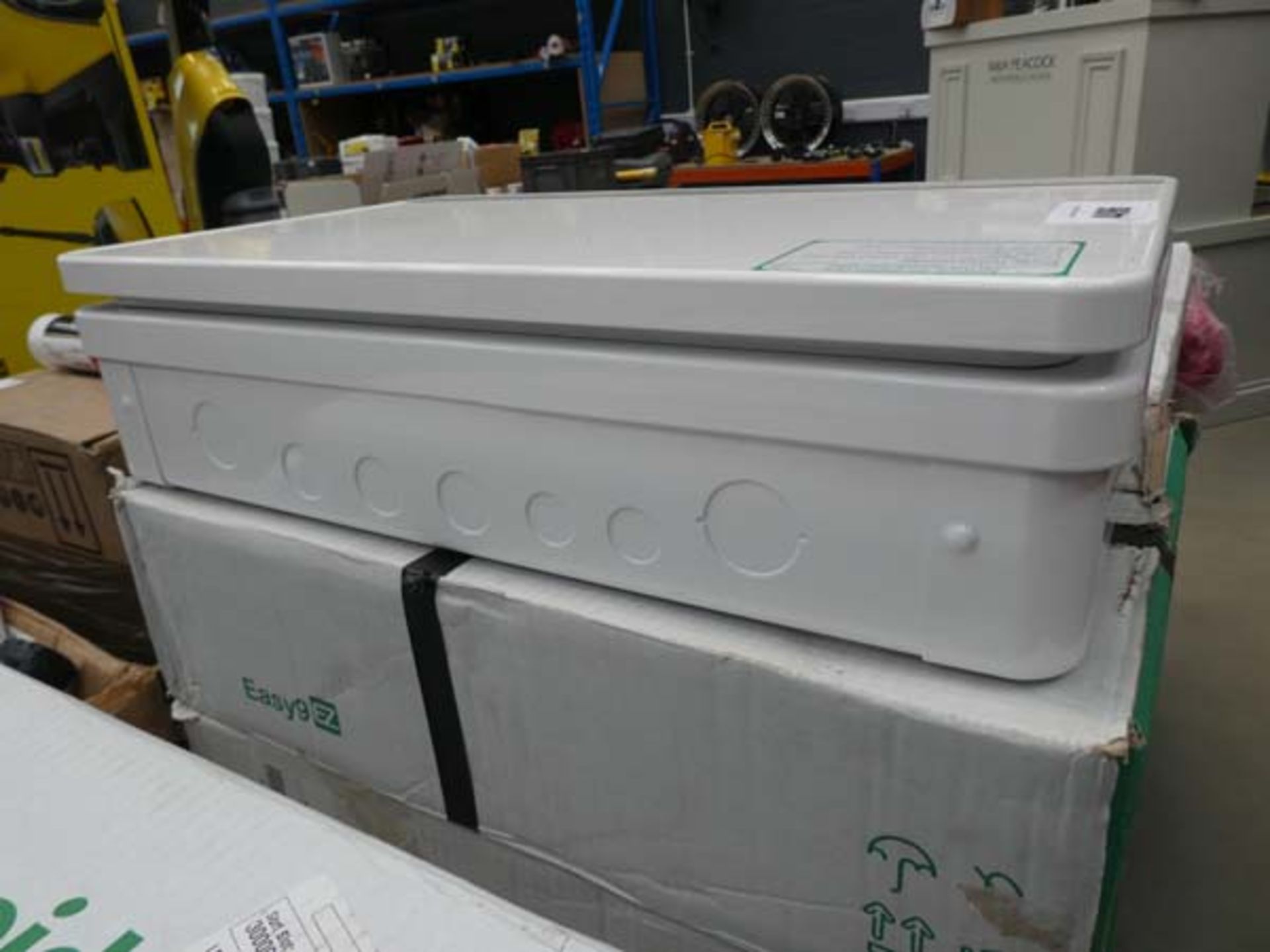 (4704) 2x Schneider consumer units