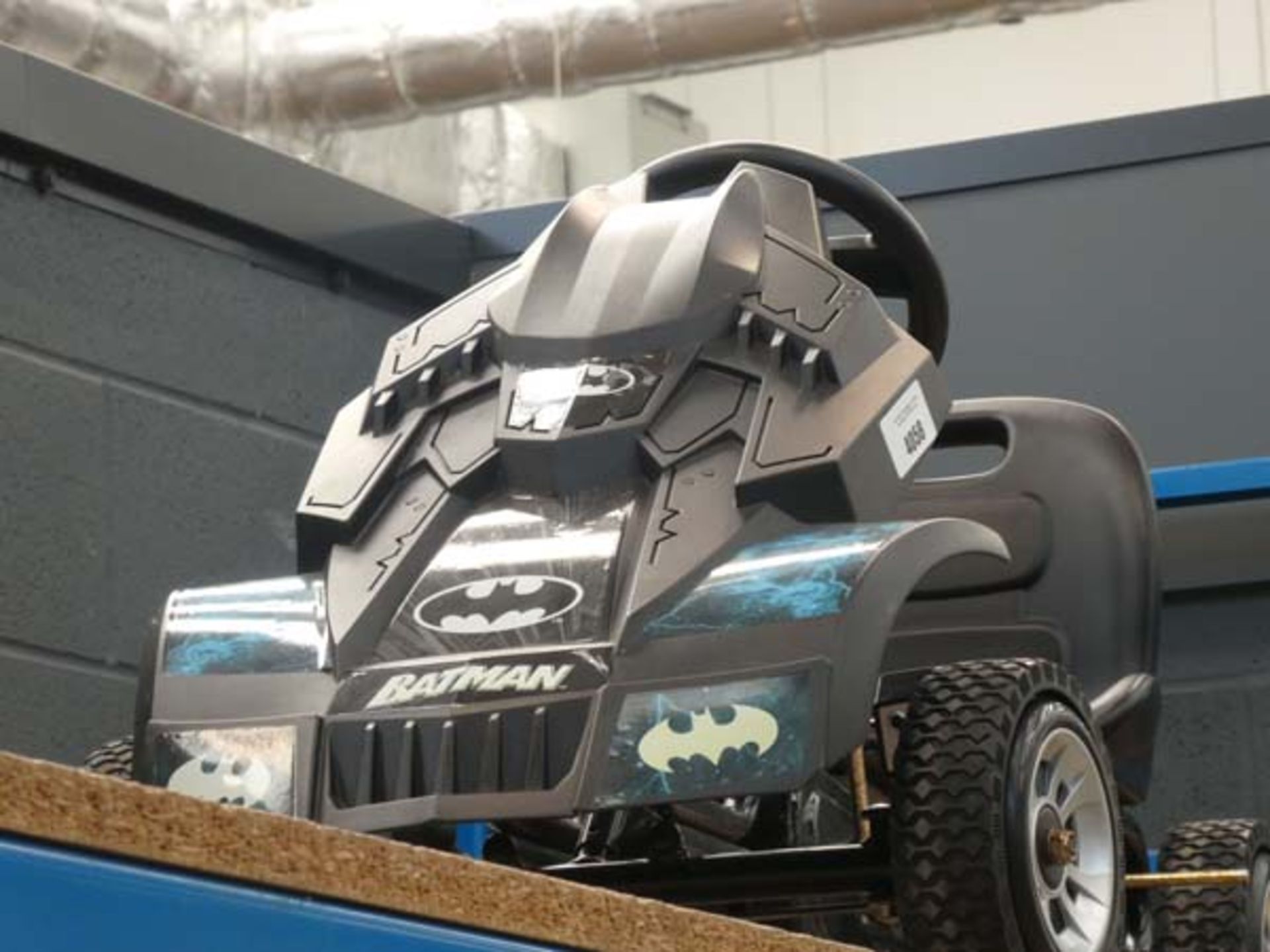 Batman 4 wheeled go-kart - Image 2 of 2