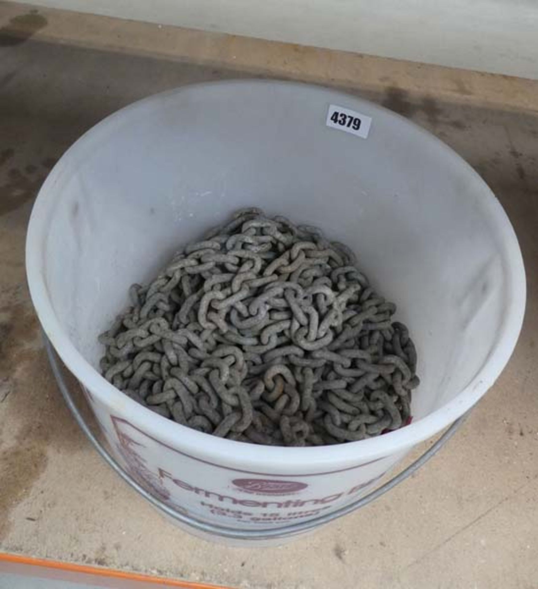 Bucket of chain