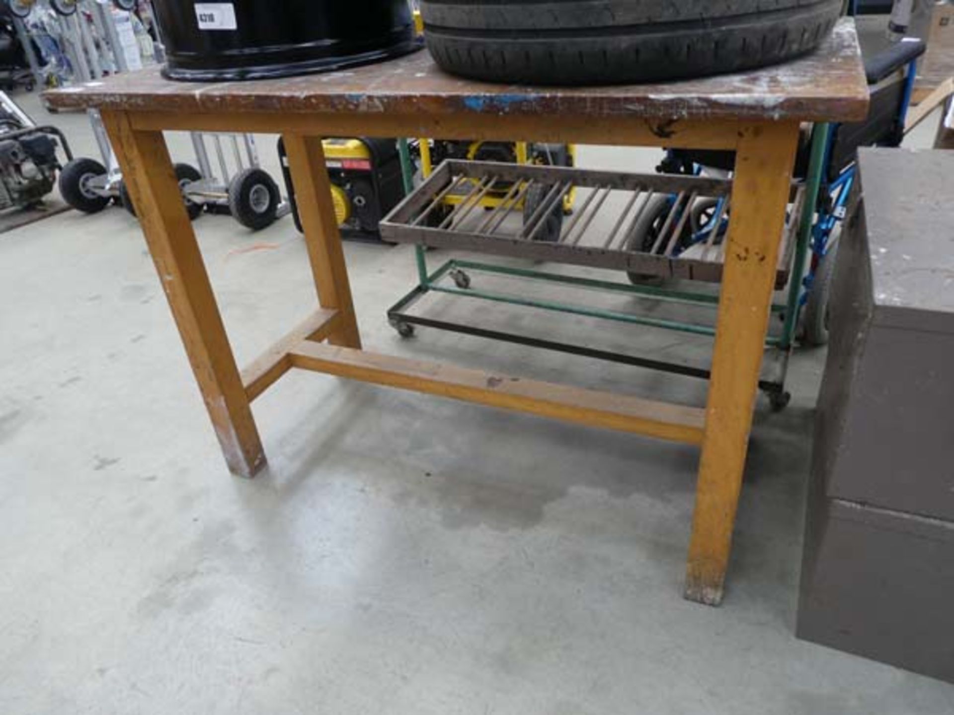 Wooden work bench