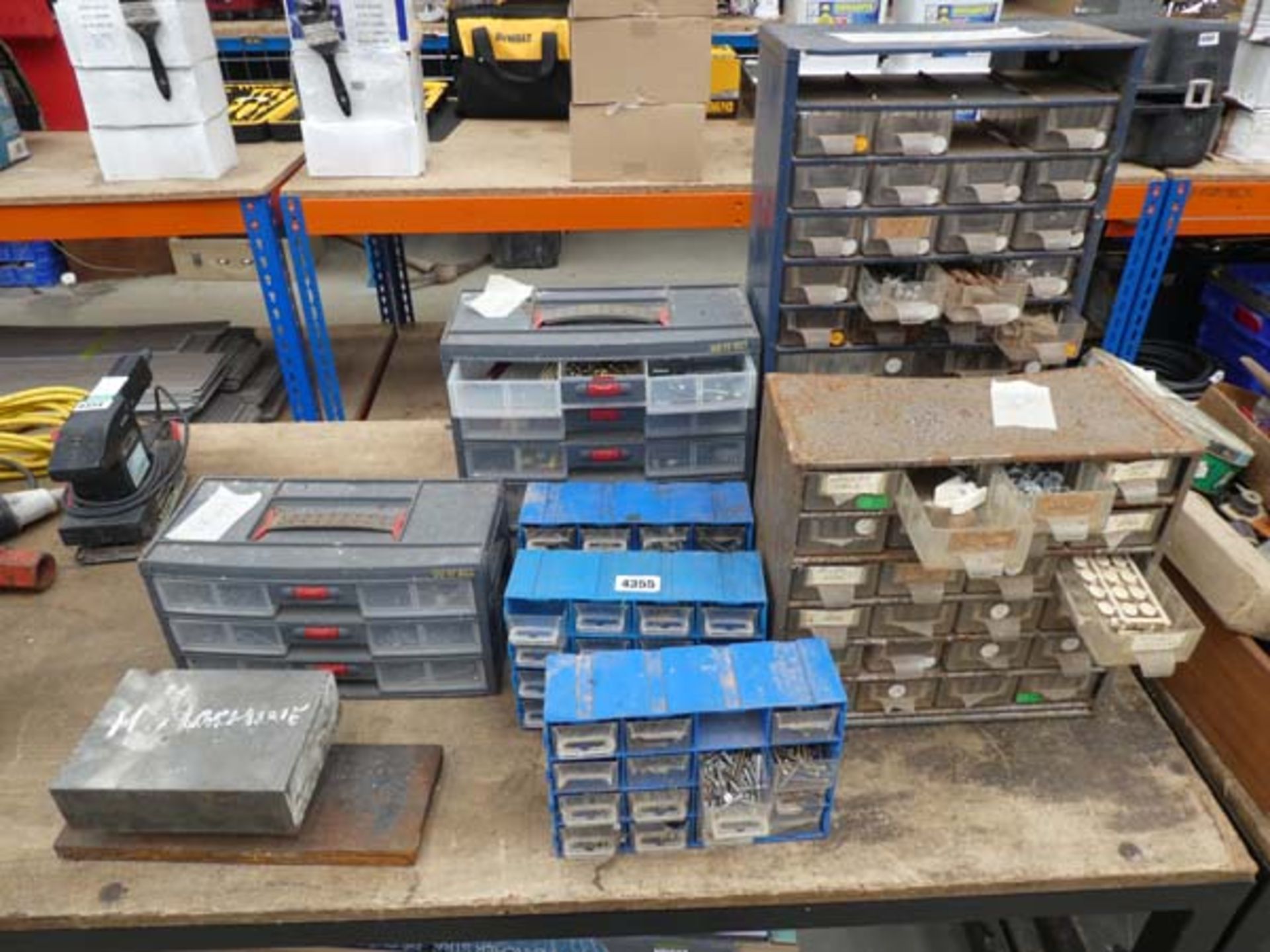 Large quantity of screw boxes, and fixing incl. nails, screws, bolts, nuts, etc.