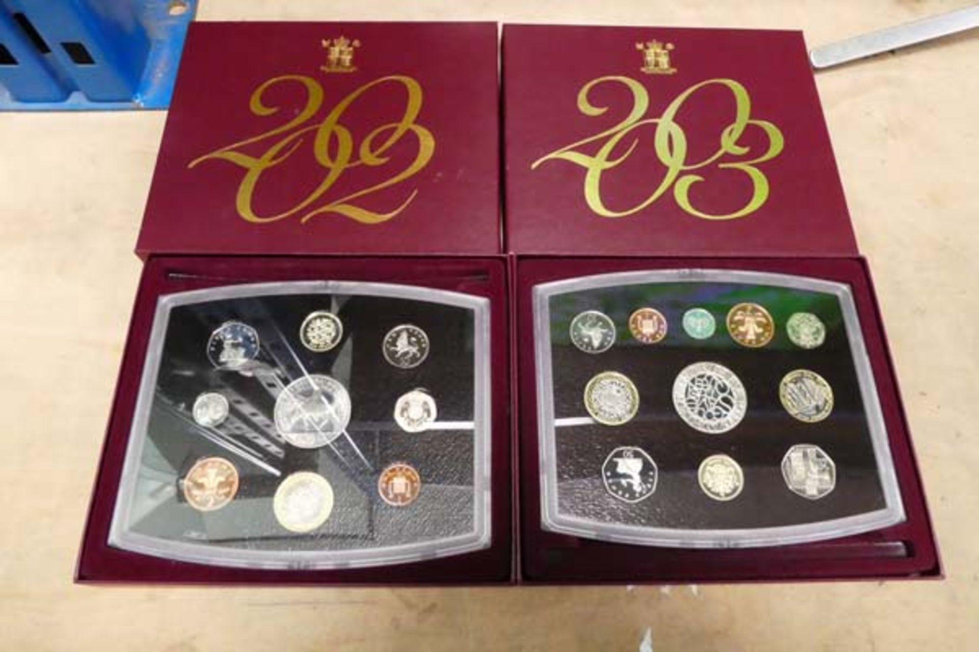 Selection of commemorative collectable coin proof sets to include the years 2000, 2001, 2002, - Image 4 of 5