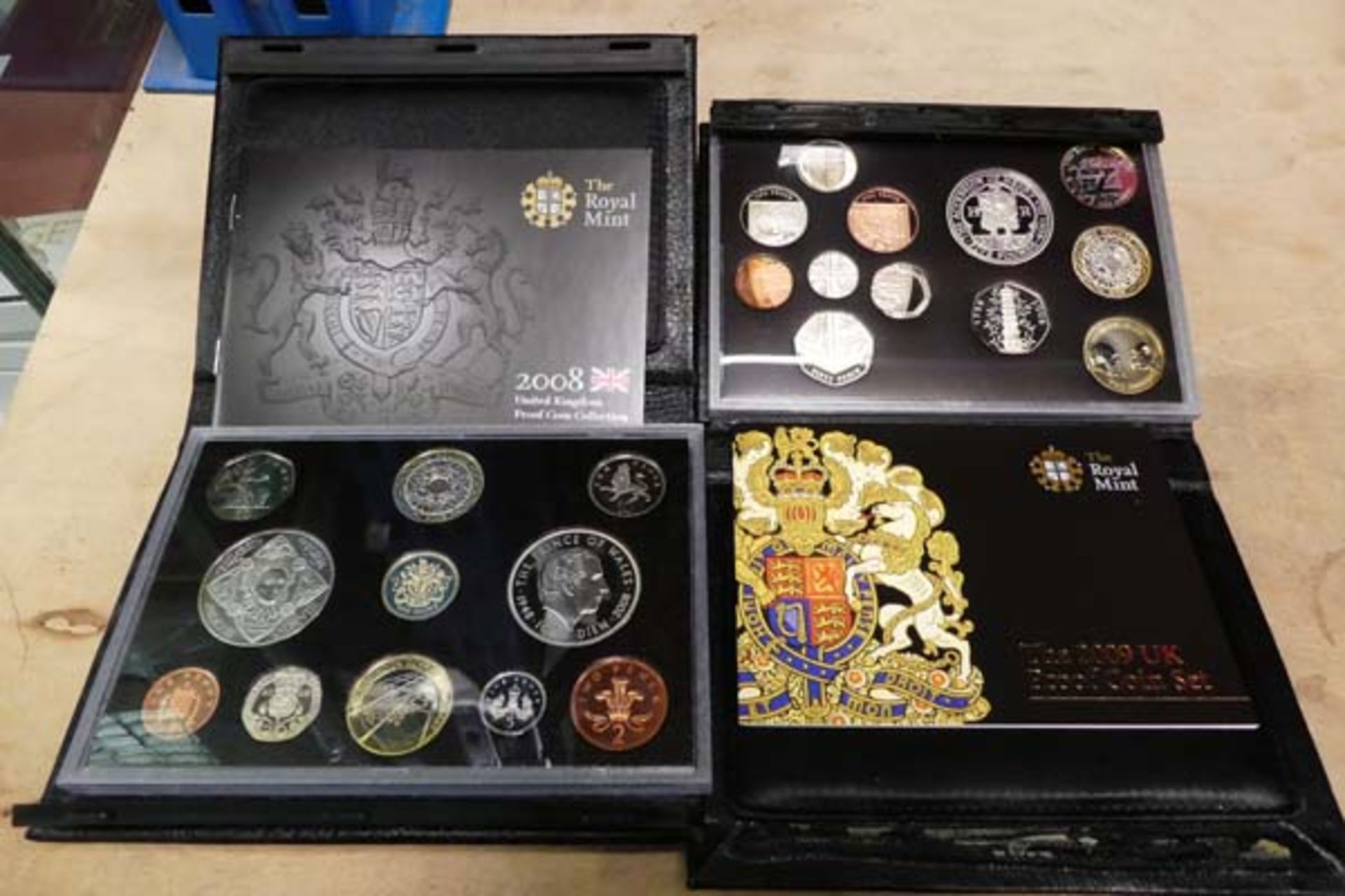 Selection of commemorative collectable coin proof sets to include the years 2000, 2001, 2002, - Image 3 of 5