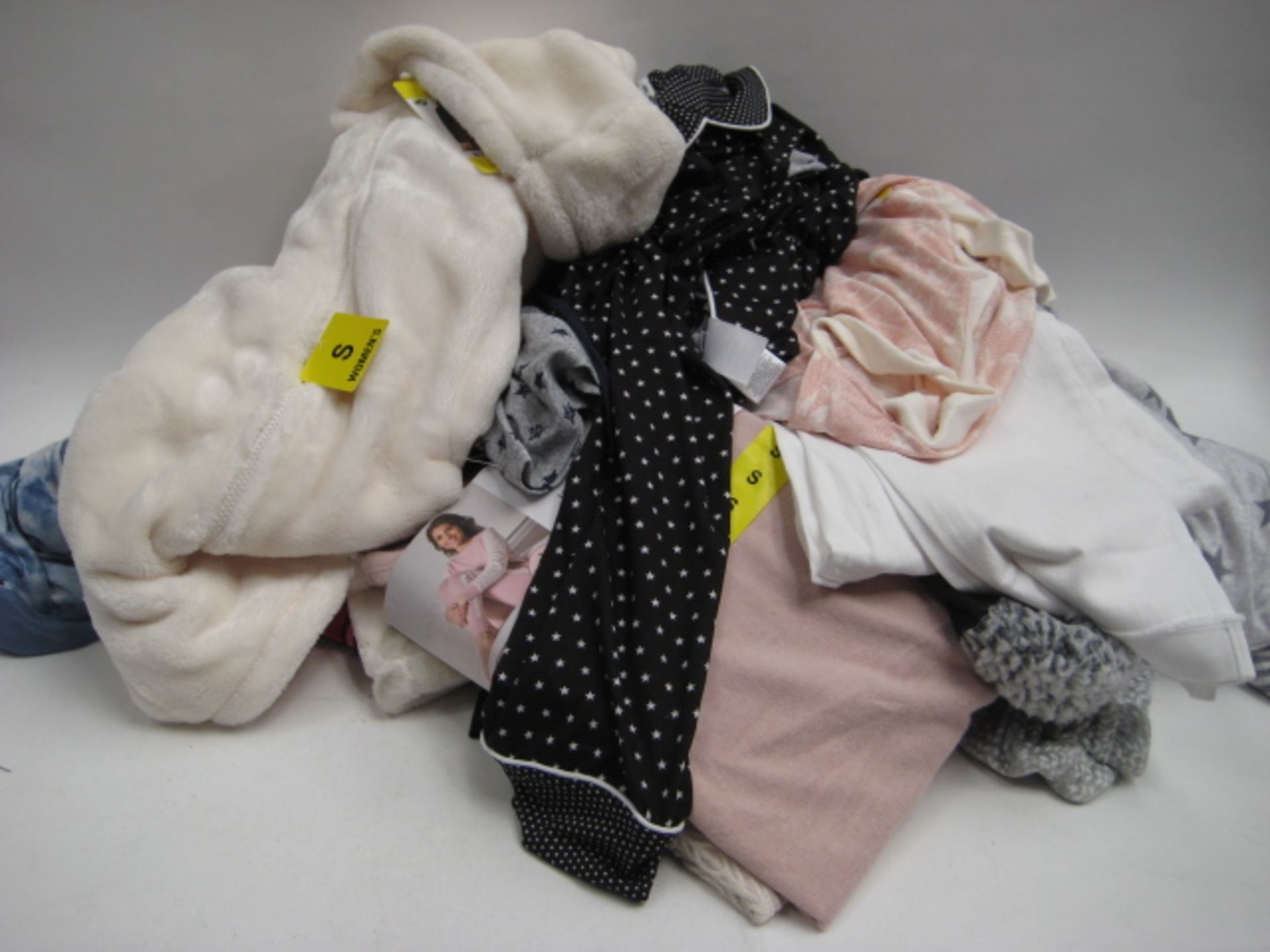 Bag of ladies clothes to include loungewear, jeans, 32 Degree Heat cream hooded jacket, leggings,