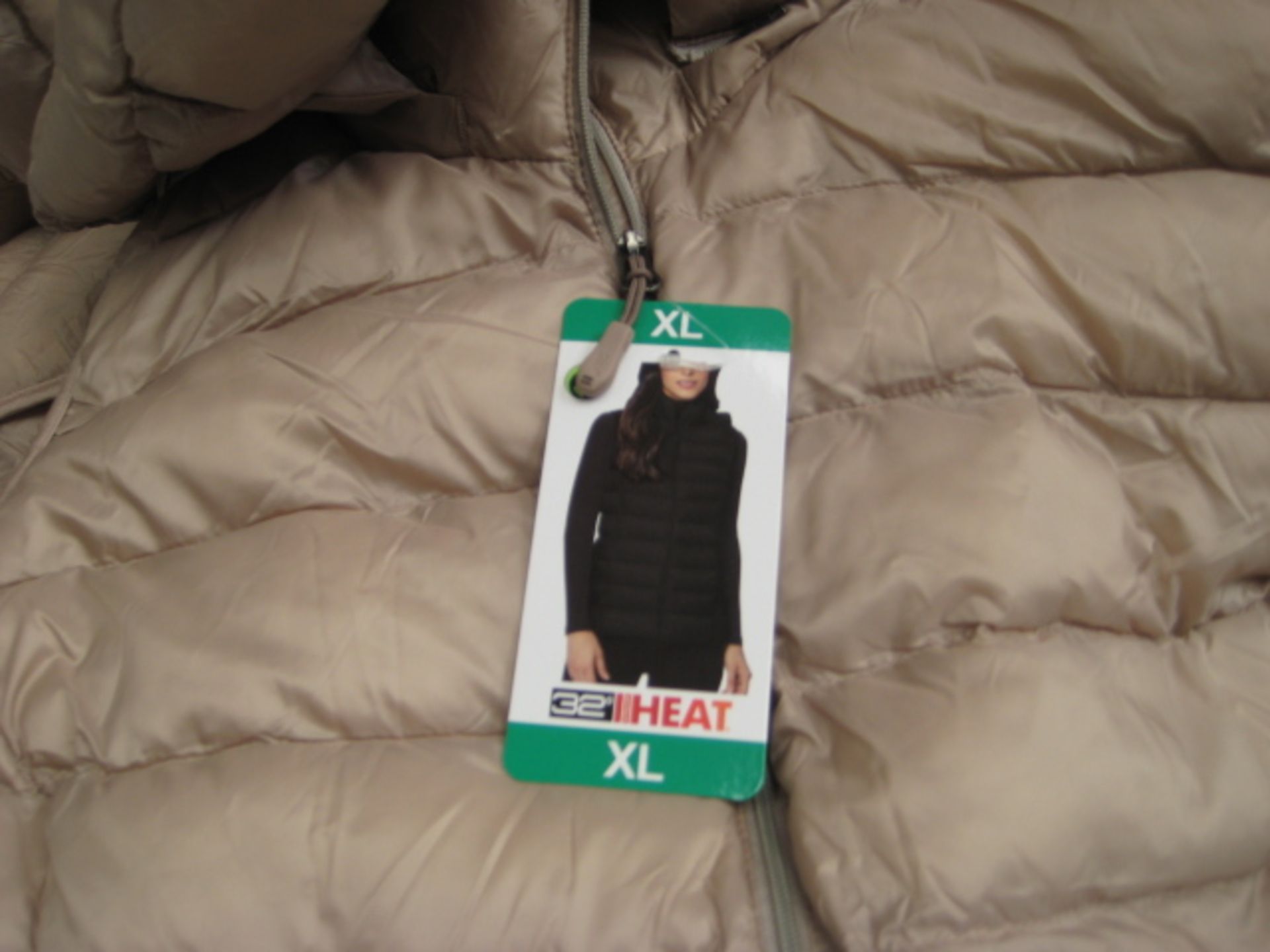 Bag containing 8 32 Degree Heat ladies quilted hooded gilets in 'goat cream' - Image 2 of 2