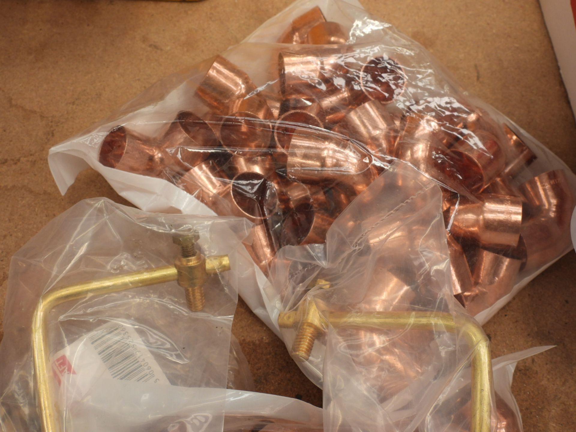 Brass plumbing valves and copper 90 degree angles - Image 2 of 2