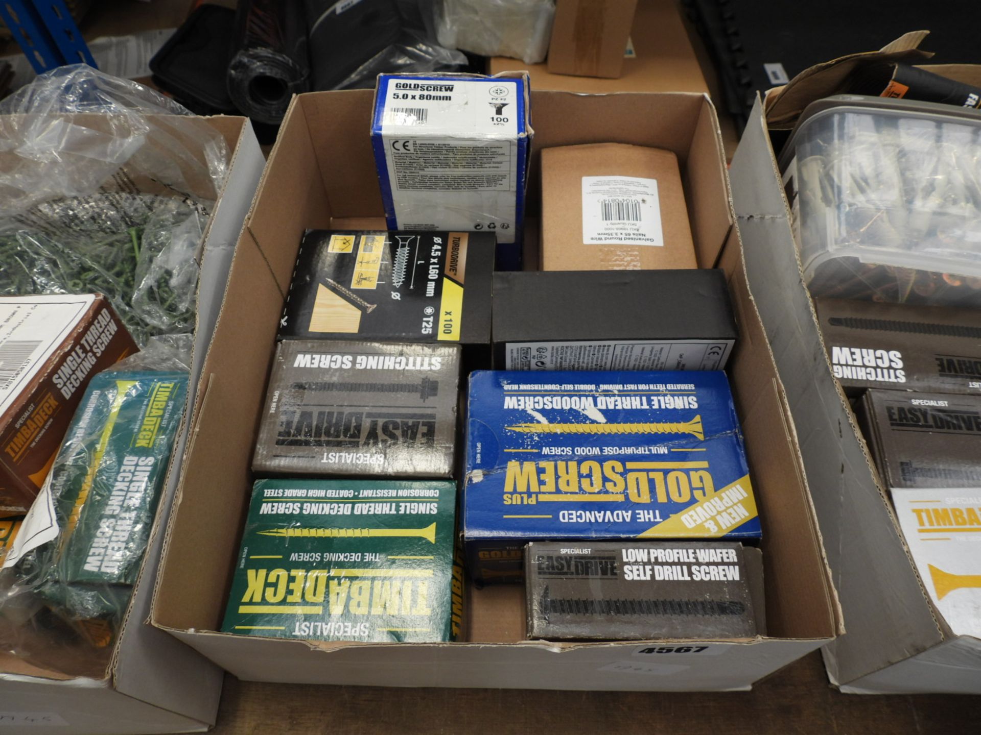 Box containing 8 assorted screw boxes