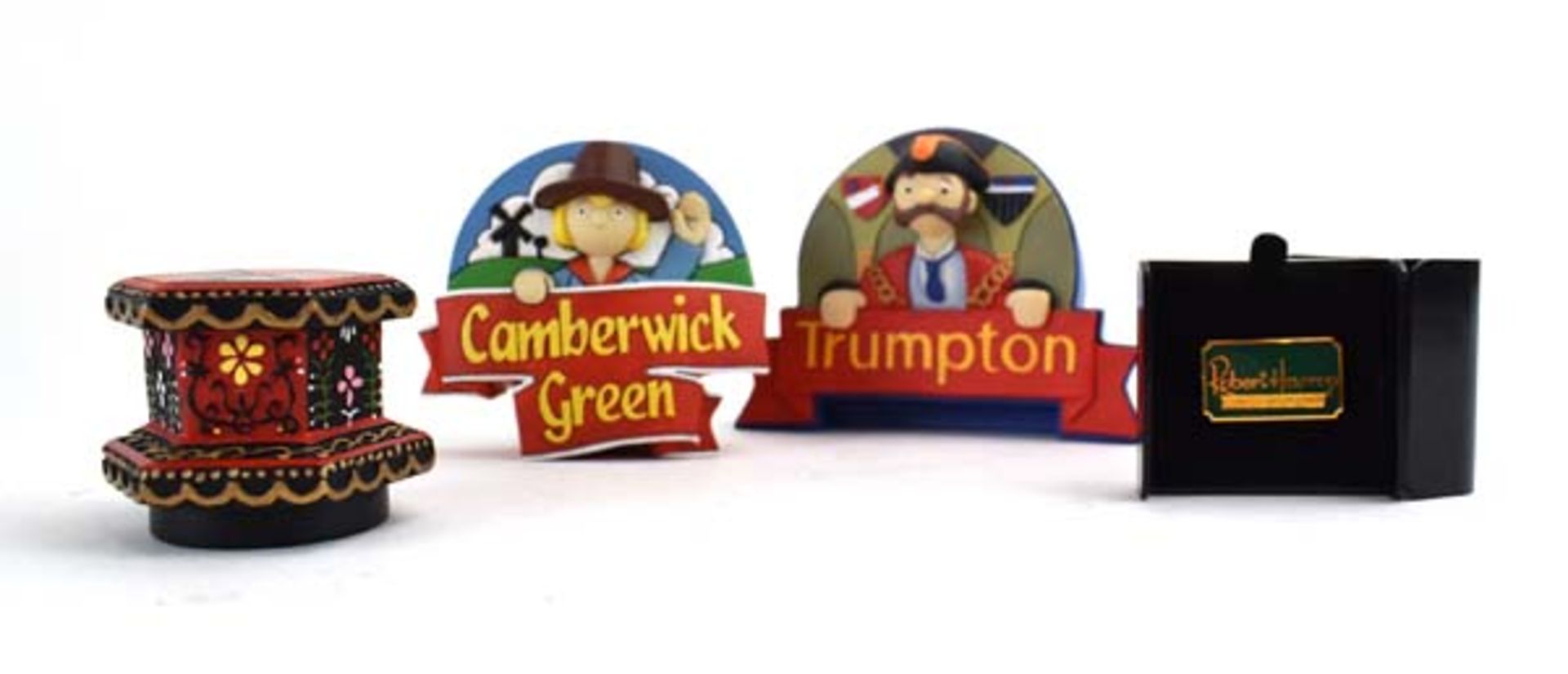 Three Robert Harrop Camberwick Green figures: CGFG12 Trumpton Collection Plaque, CGFG08 Miniature - Image 3 of 3