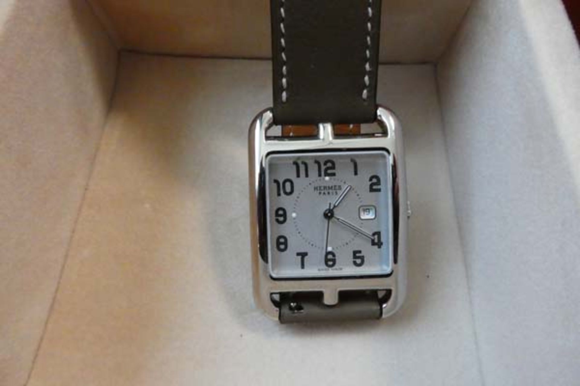 Hermés Paris Cape Cod watch 29x29mm with box and receipts, includes Hermés stamped and signed