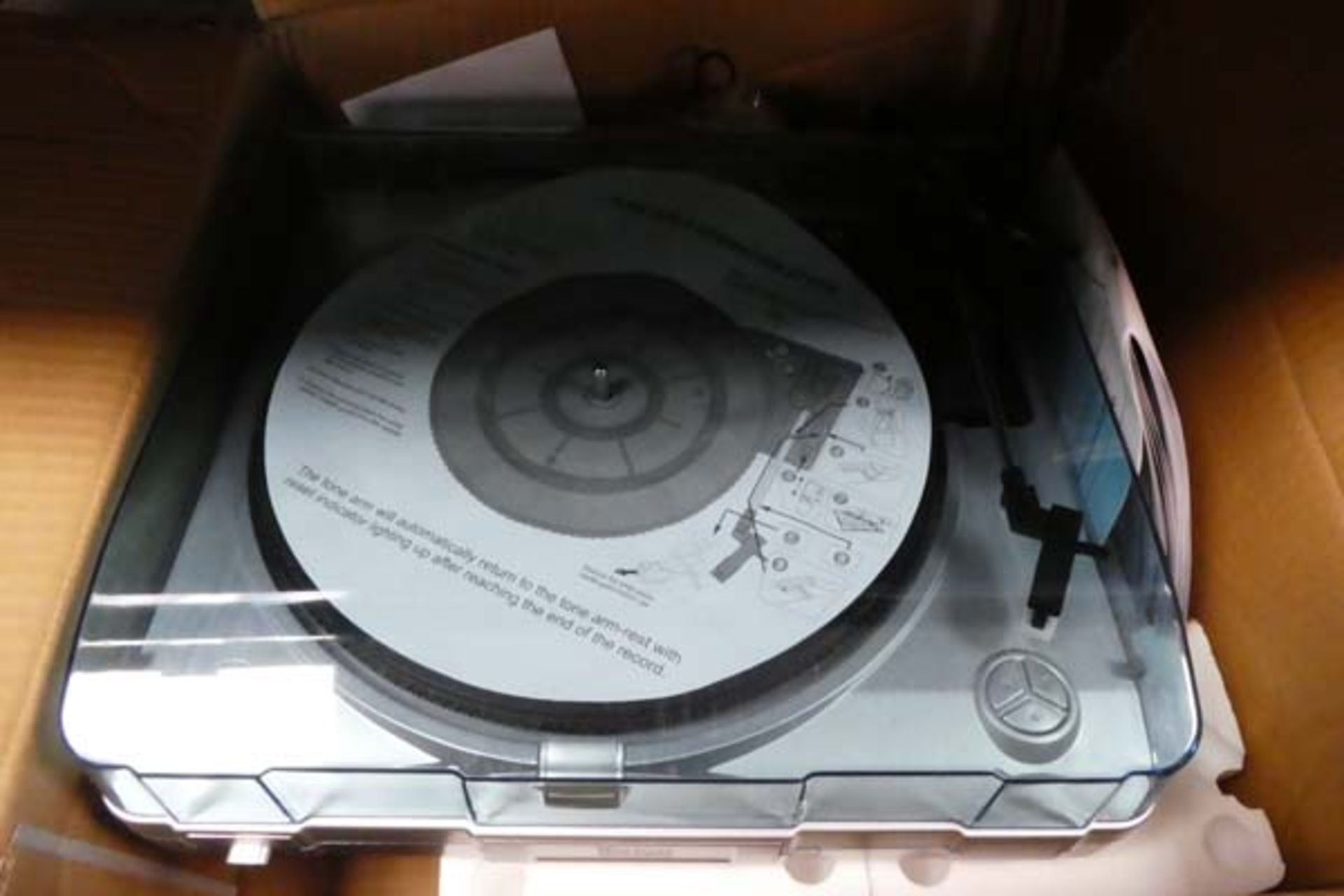 Tevian USB turntable with box