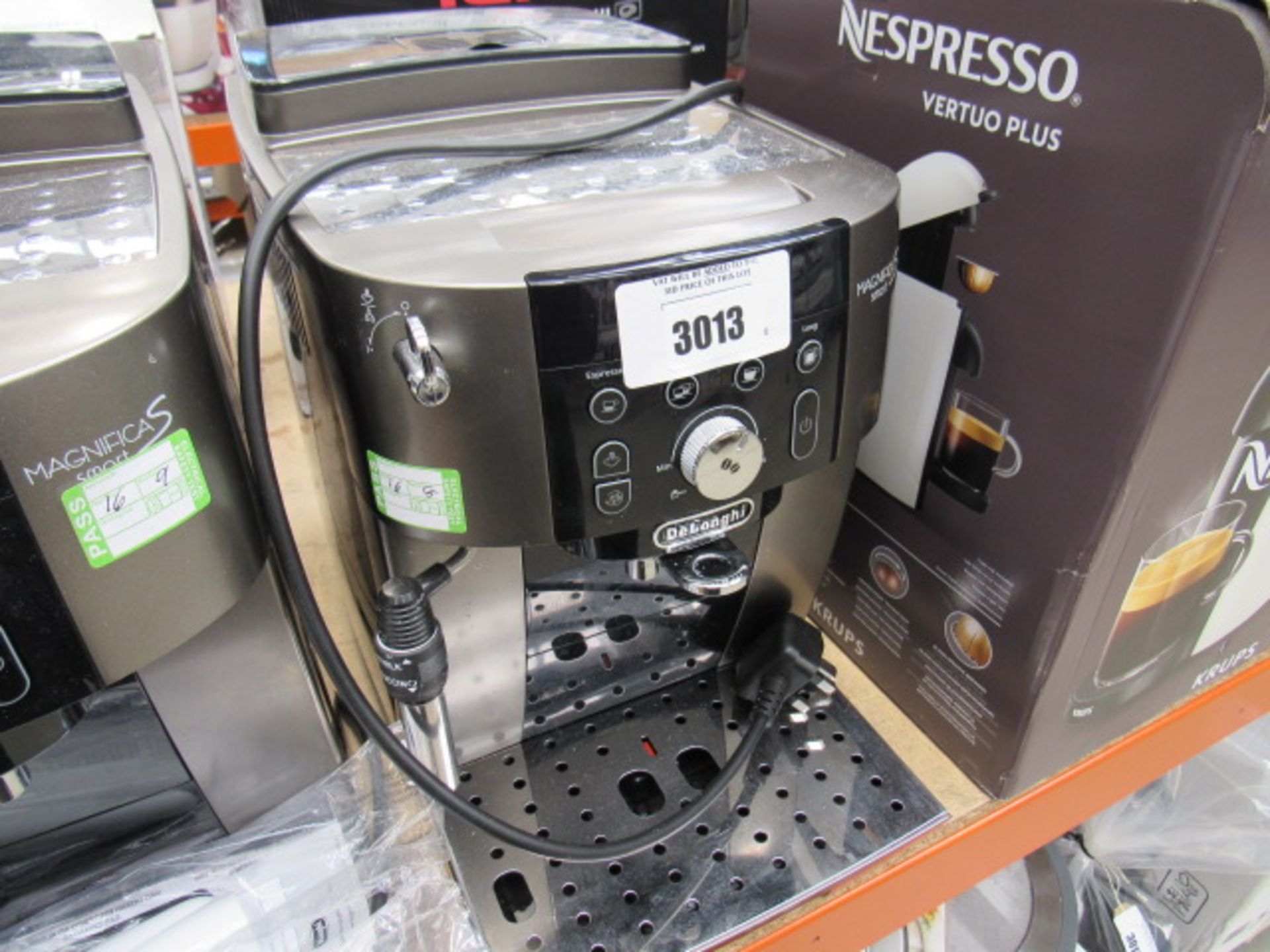 (TN8) Unboxed DeLonghi Magnifica coffee machine