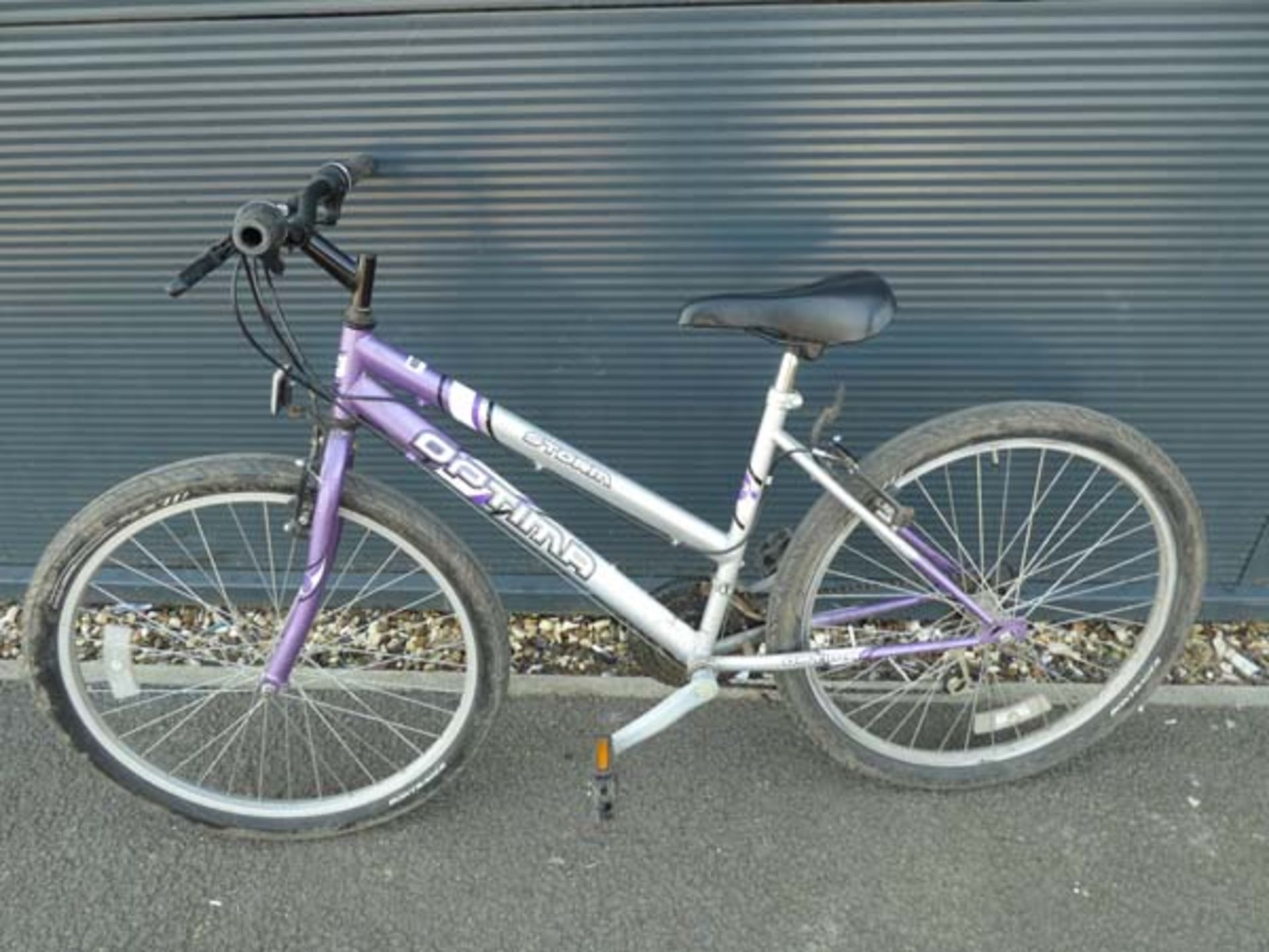 4050 - Optima Storm purple and silver girls mountain bike