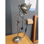 Adjustable desk lamp