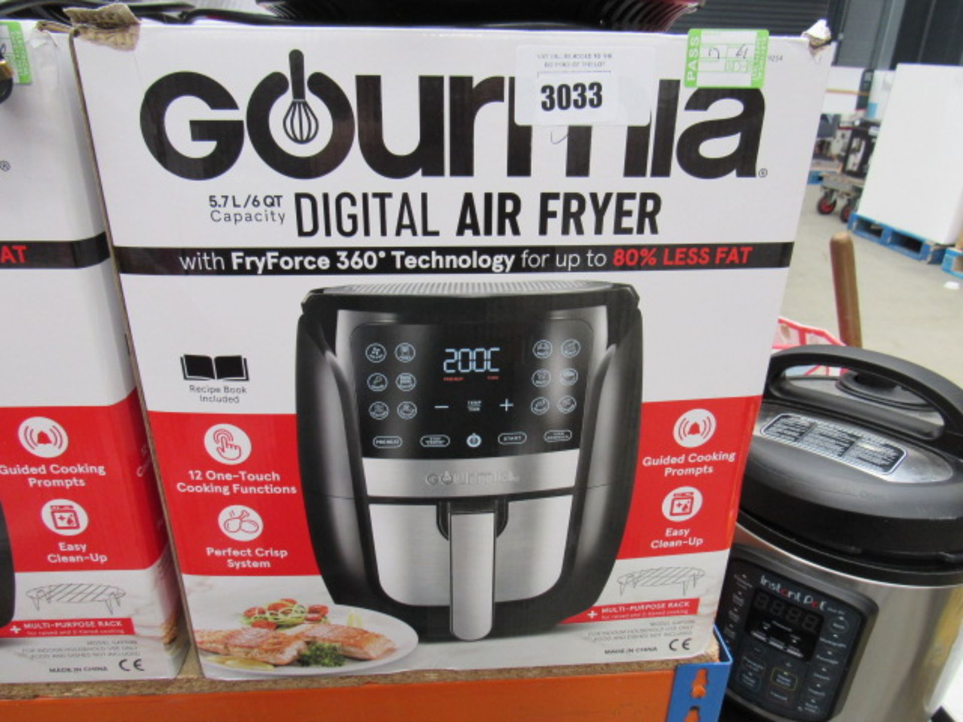 61 Gourmet 5.7L digital air fryer with box