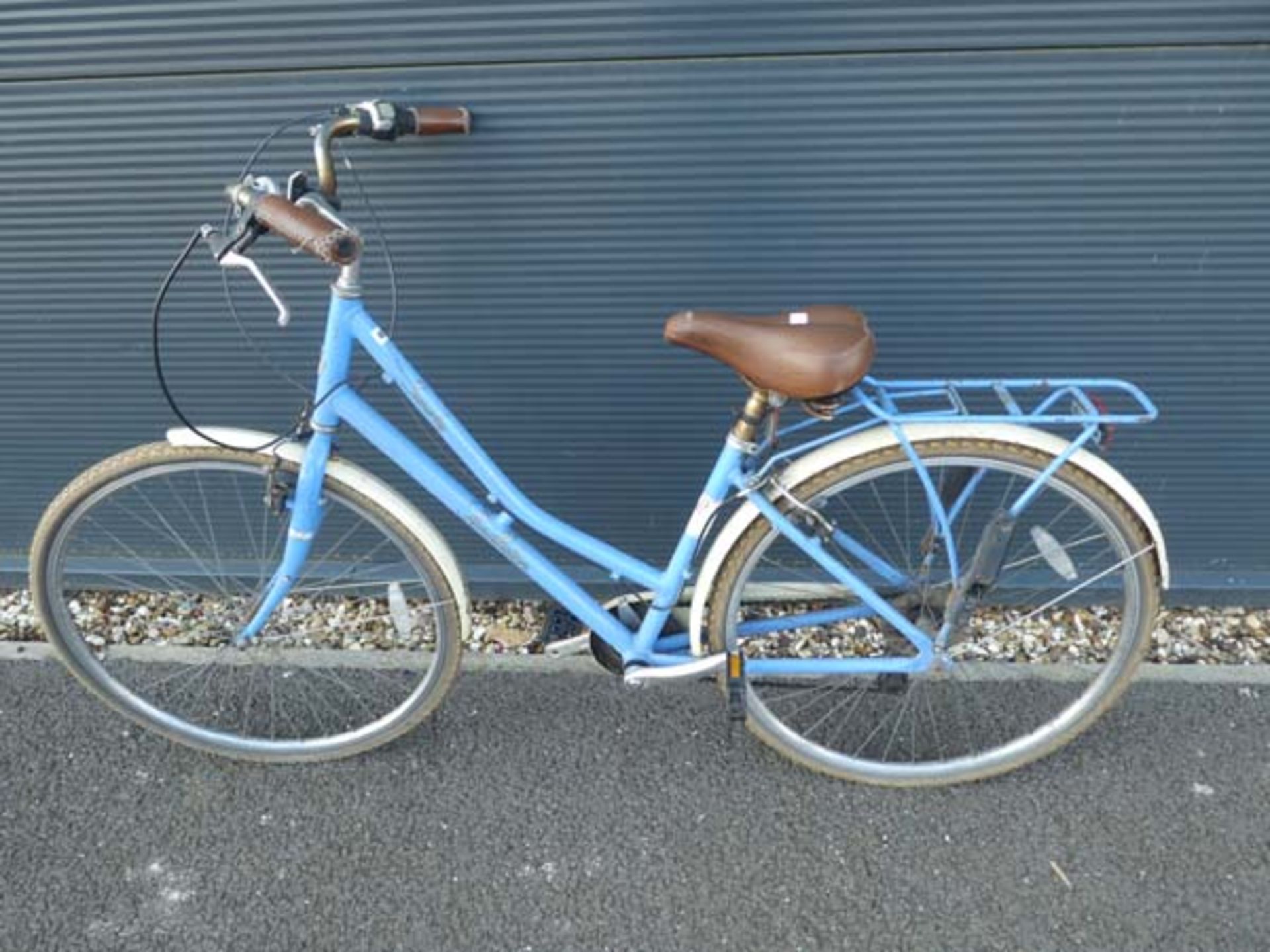 Blue and cream ladies Pendleton cycle