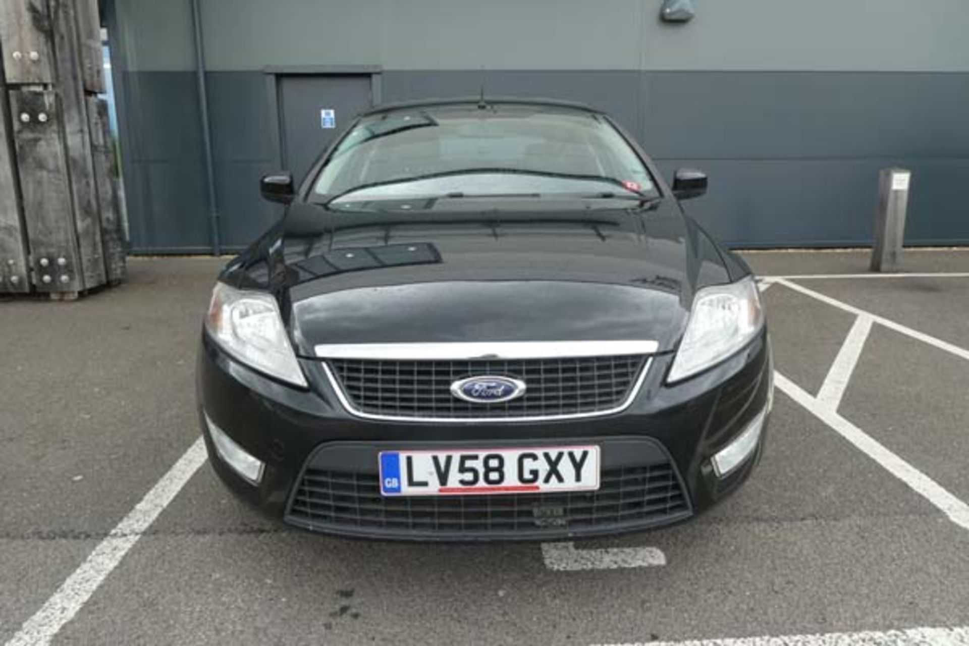 LV58 GXY (2008) Ford Mondeo Zetec in black, first registered 26.09.2008, 5 door hatchback, petrol, - Image 4 of 9